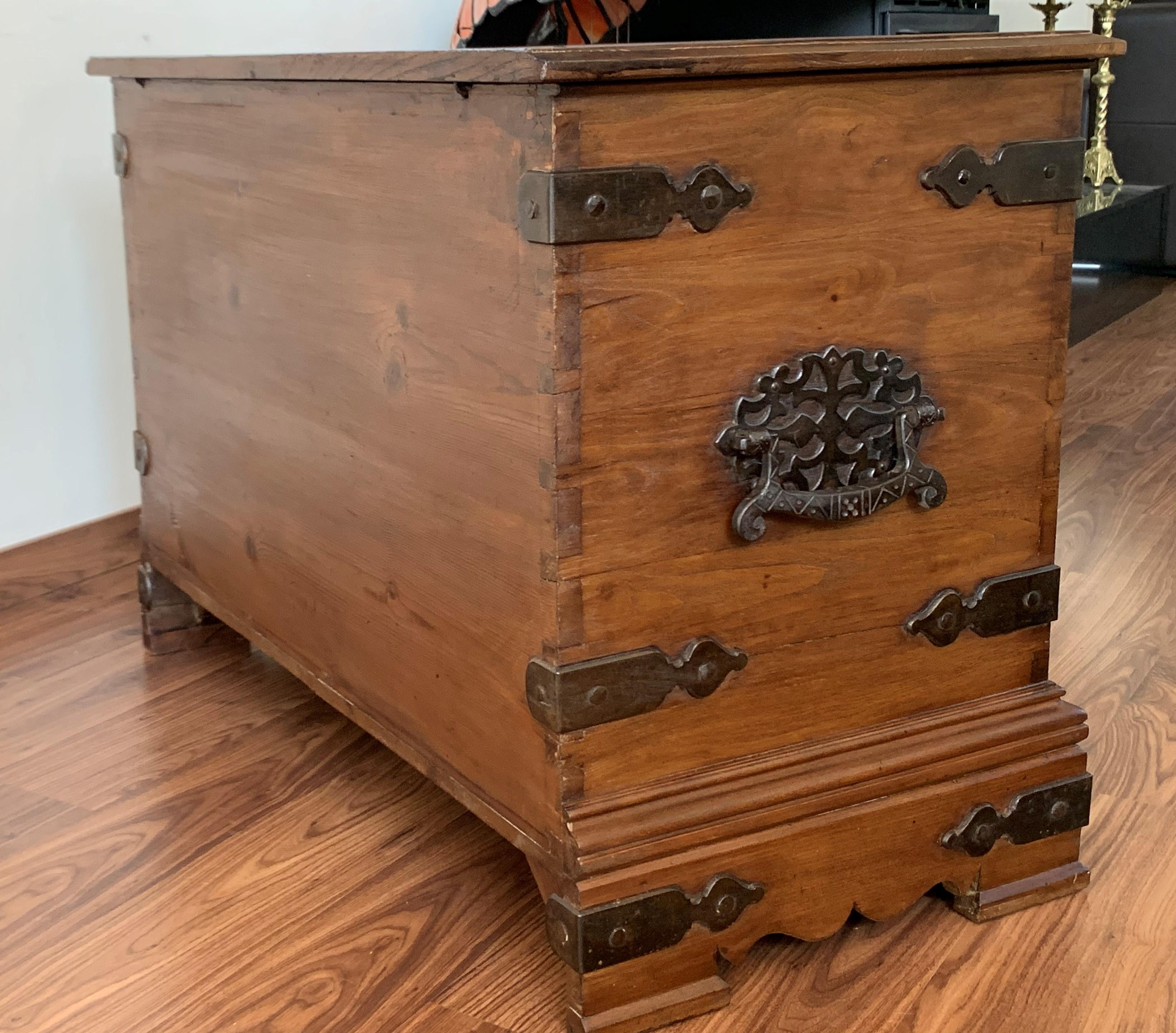 17th Century Spanish Baroque Savoy Hand Carved Chest Trunk 1