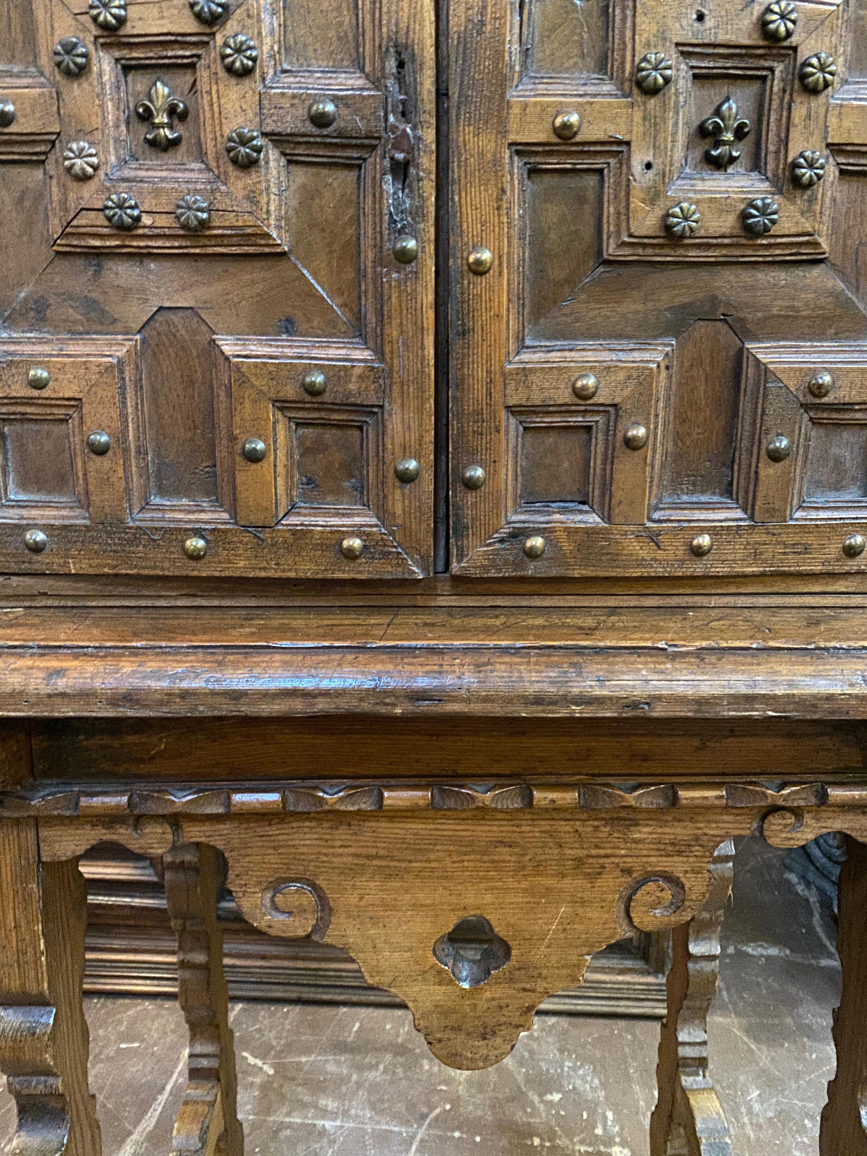 17th Century Spanish Cabinet In Good Condition In Dallas, TX