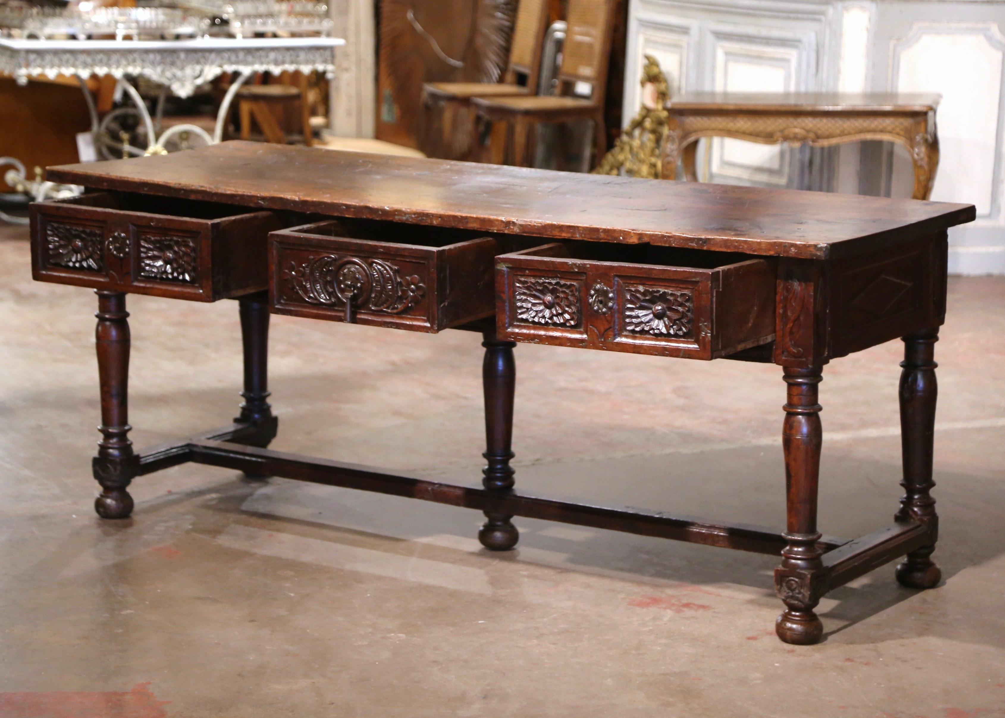 17th Century Spanish Carved Walnut Five-Leg Single Plank Top Console Table  For Sale 2