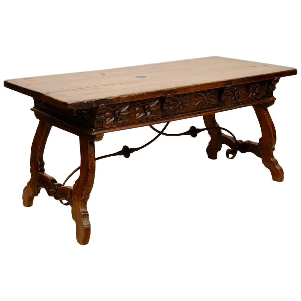 17th Century Spanish Carved Walnut Table