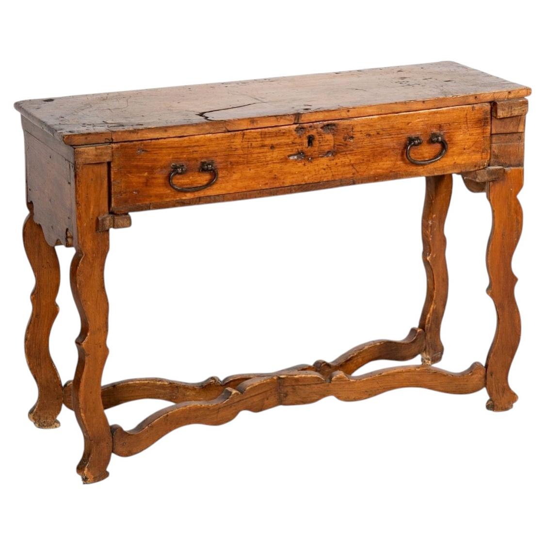 17th Century Spanish (Castilla) Walnut Side Table For Sale