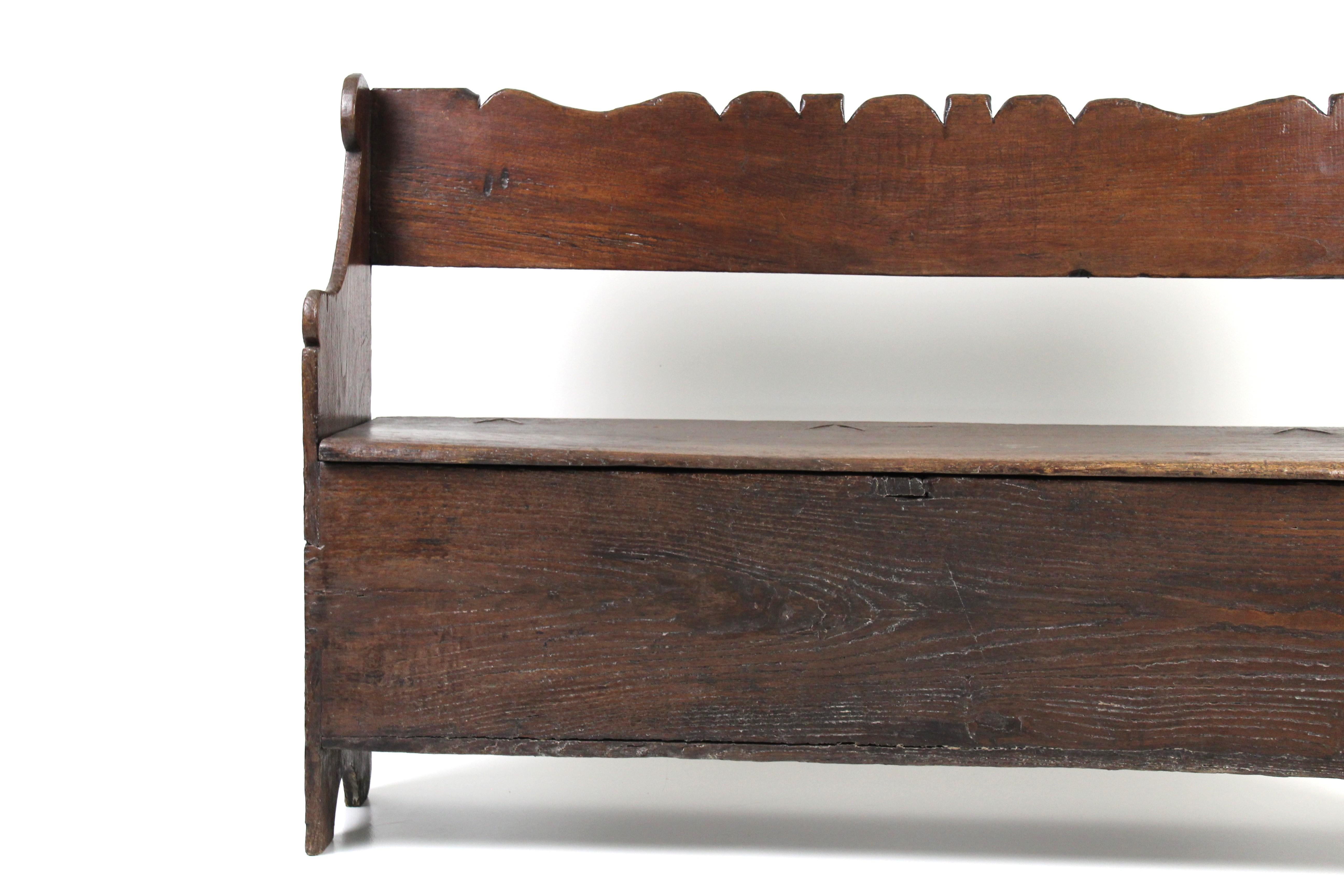 Banc catalan espagnol du 17e siècle en vente 2