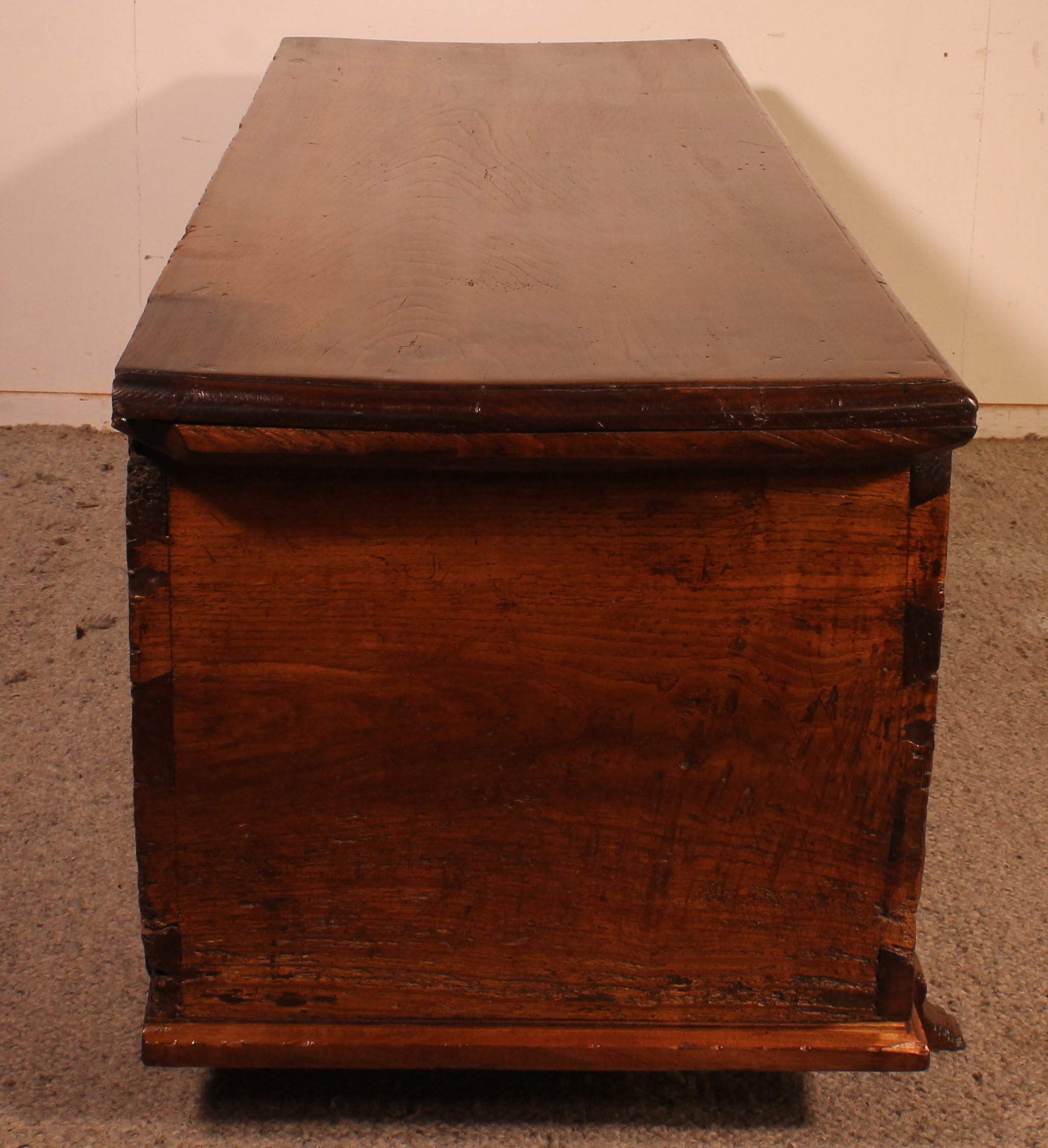 17th Century Spanish Chest For Sale 1