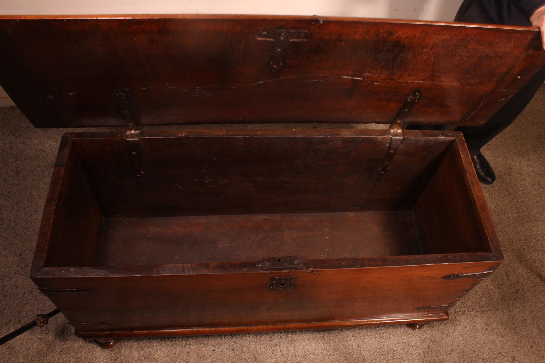 17th Century Spanish Chest In Walnut For Sale 9