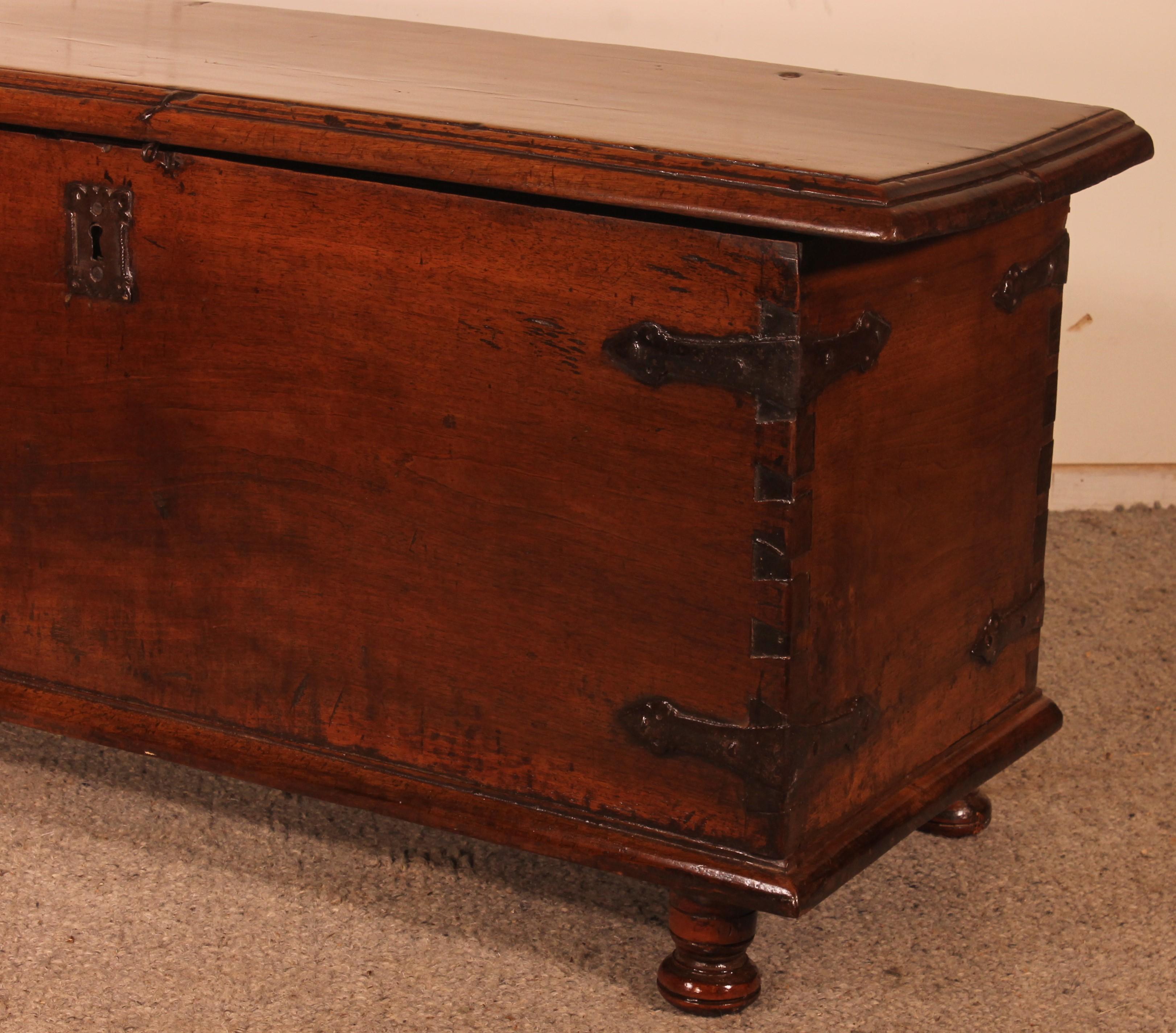 17th Century Spanish Chest In Walnut For Sale 2