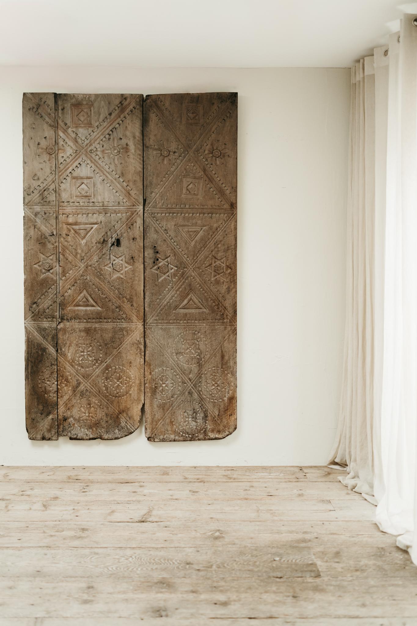 17th century Spanish chestnut doors ... For Sale 8