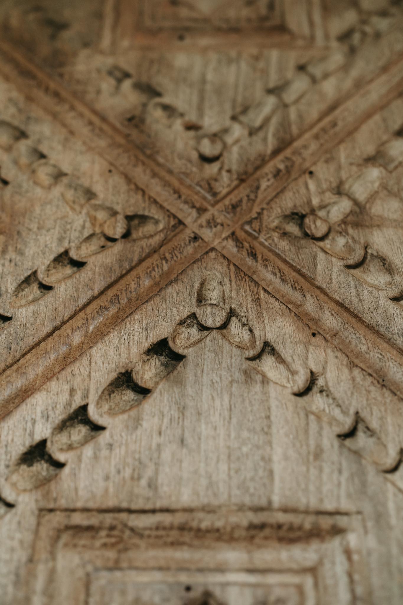 17th century Spanish chestnut doors ... For Sale 9
