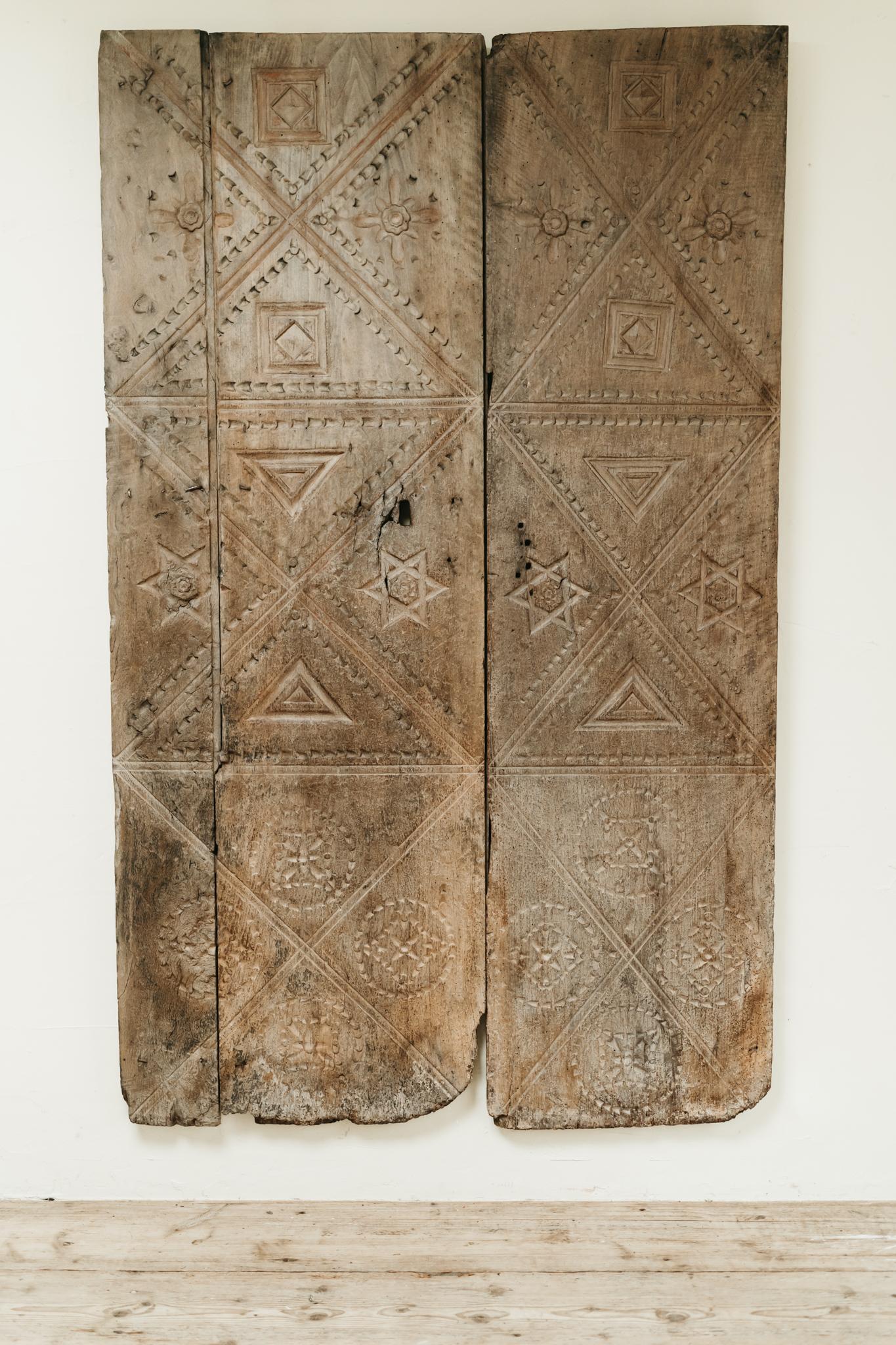 17th century Spanish chestnut doors ... For Sale 15