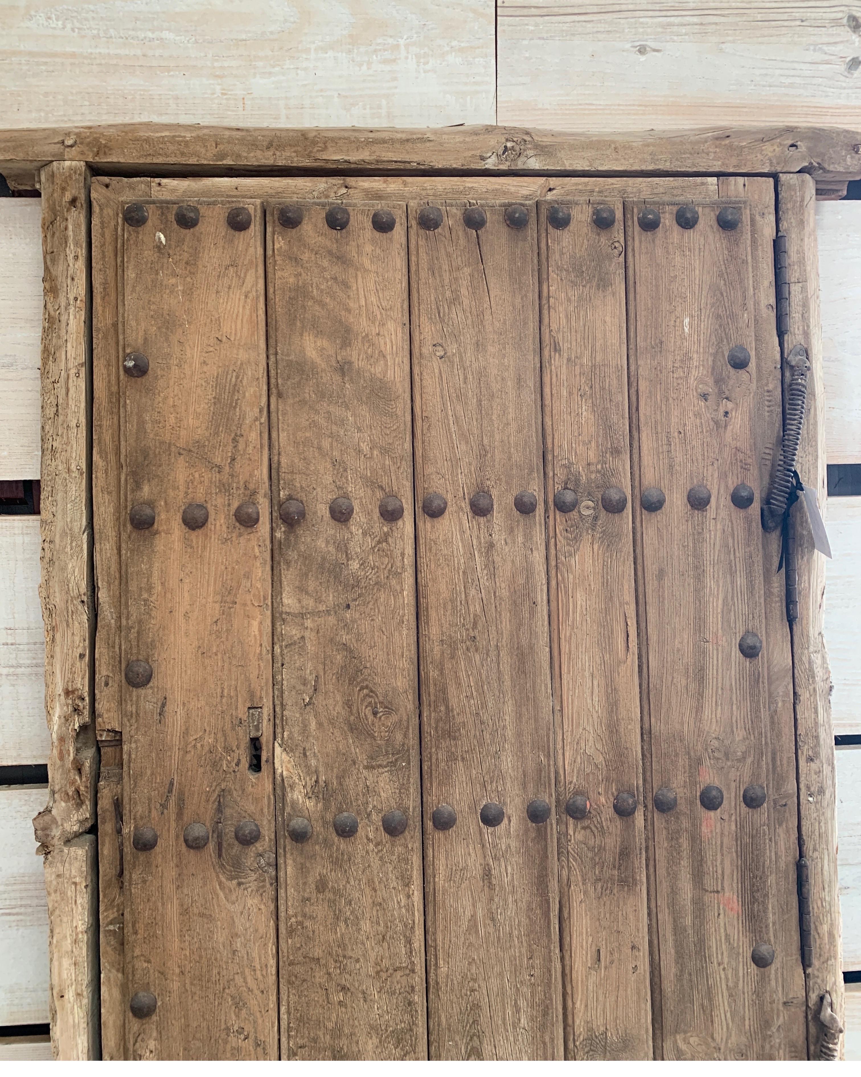 17th Century Spanish Chestnut Wood Door with Iron For Sale 5