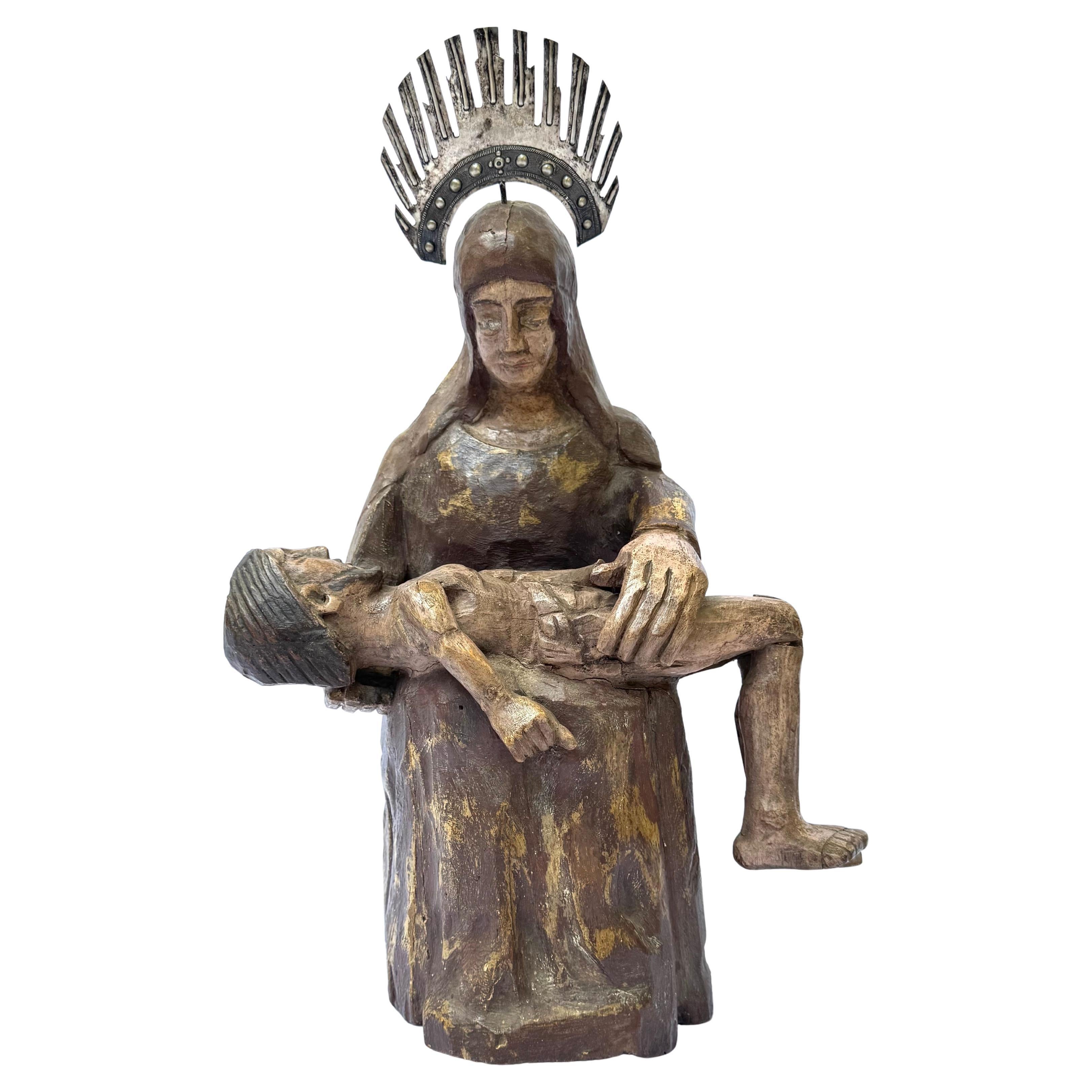 Scultura della Pietà coloniale spagnola del XVII secolo con aureola in argento sterling In condizioni discrete in vendita a Rio De Janeiro, BR