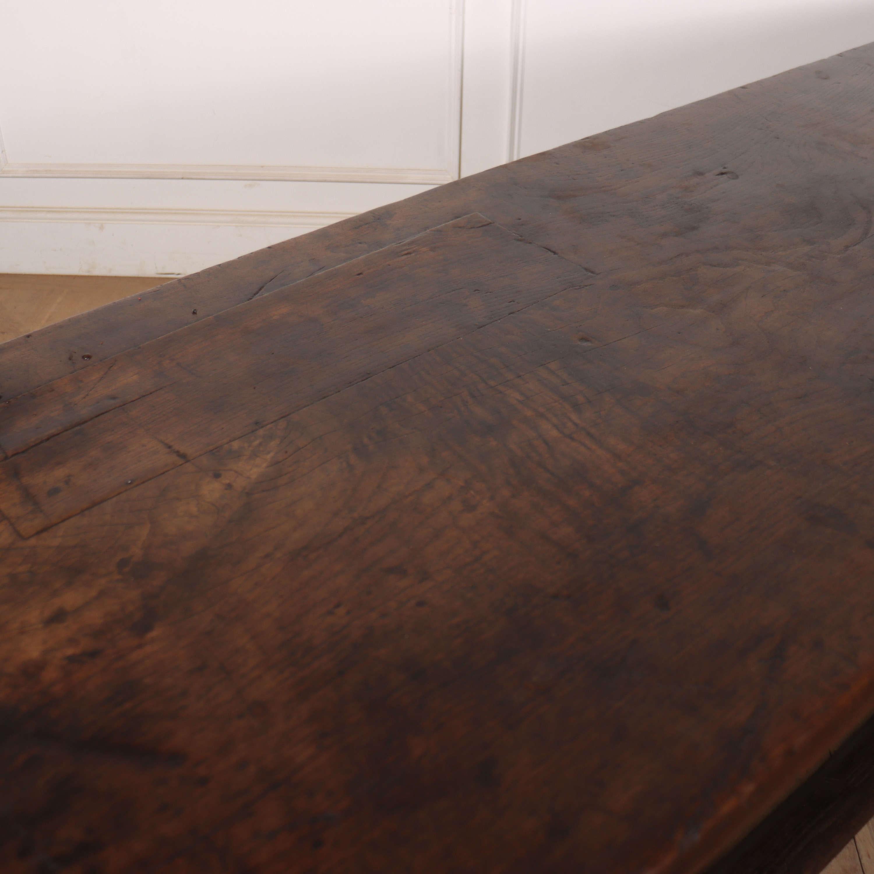 Table console espagnole du 17e siècle en vente 3