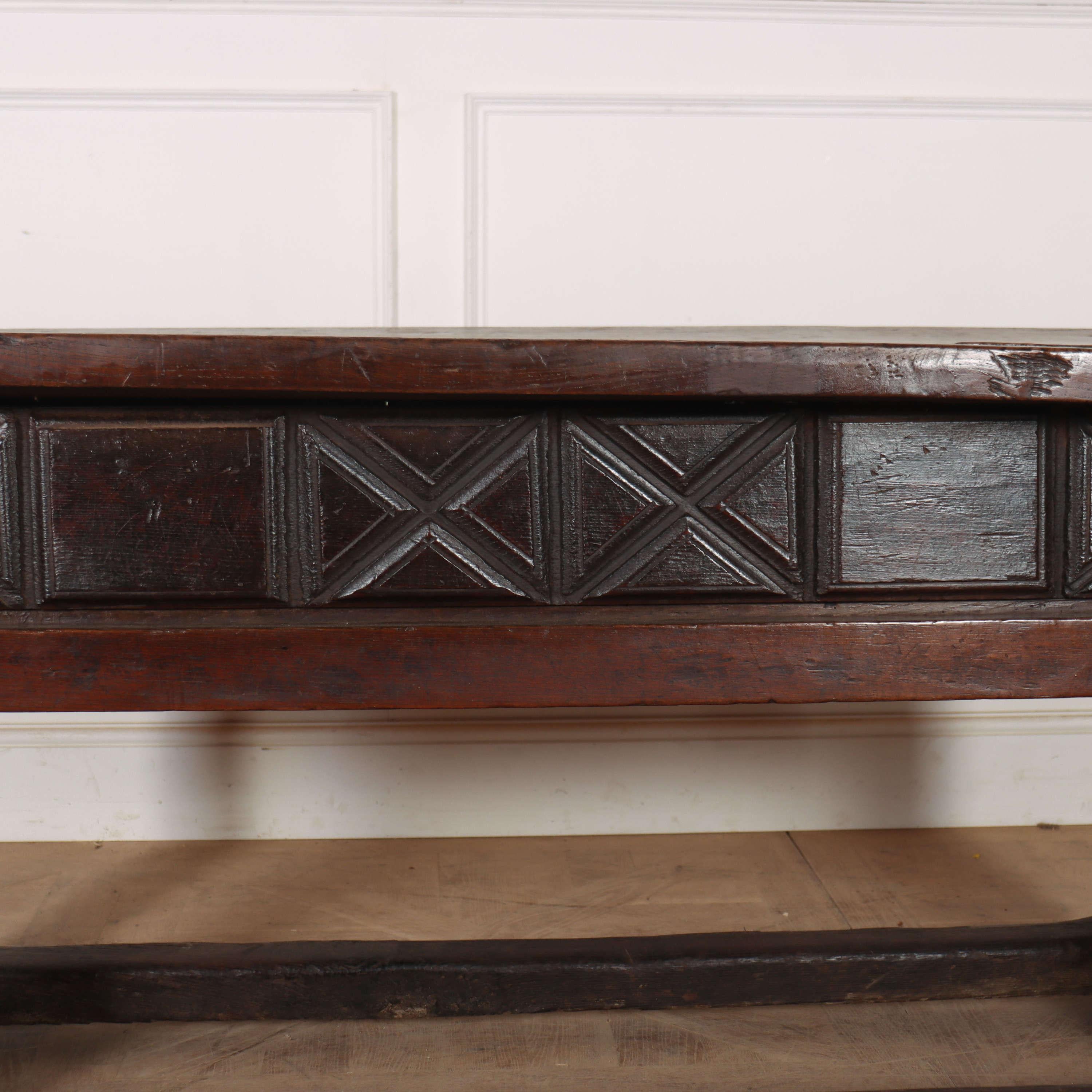 Table console espagnole du 17e siècle en vente 6