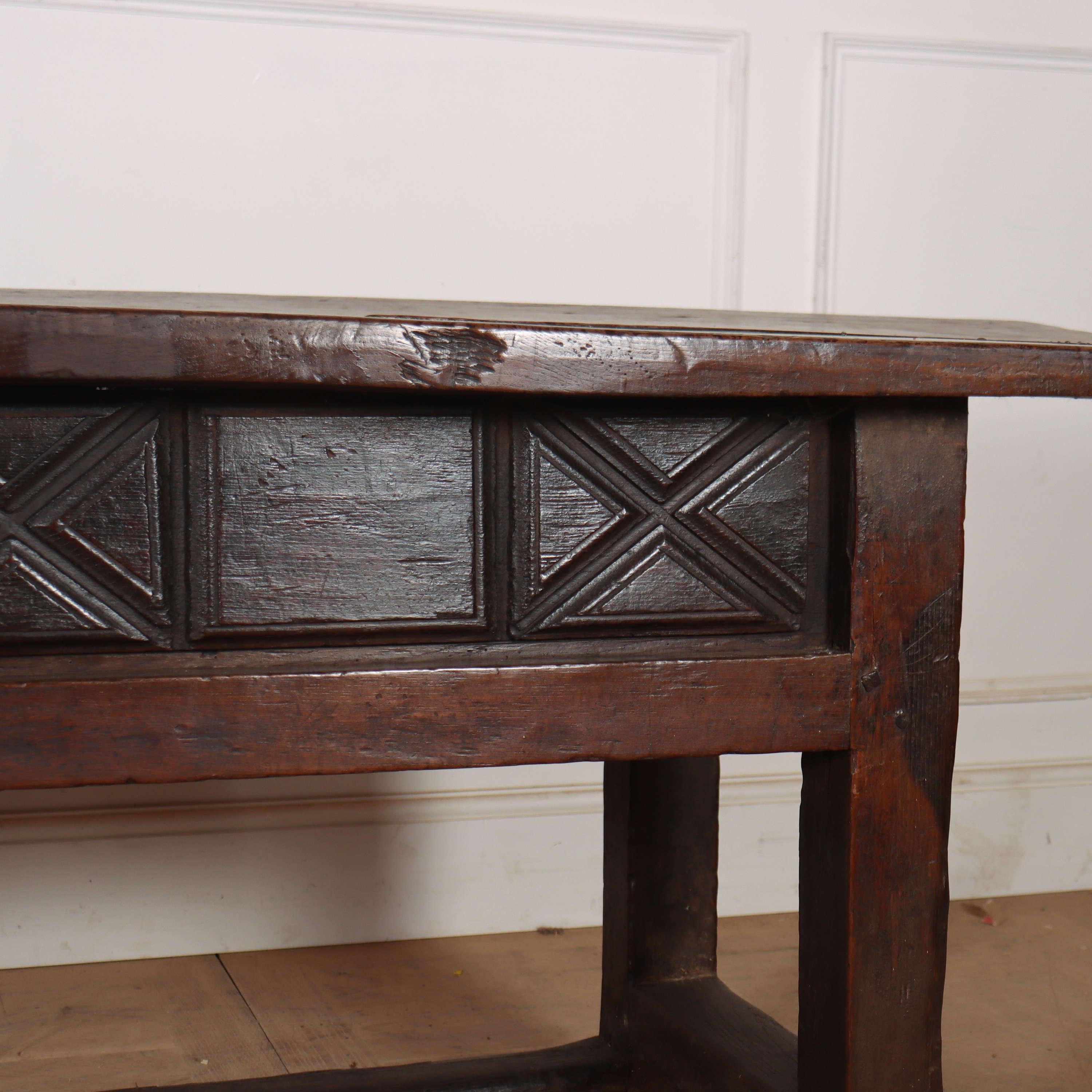 Table console espagnole du 17e siècle en vente 7