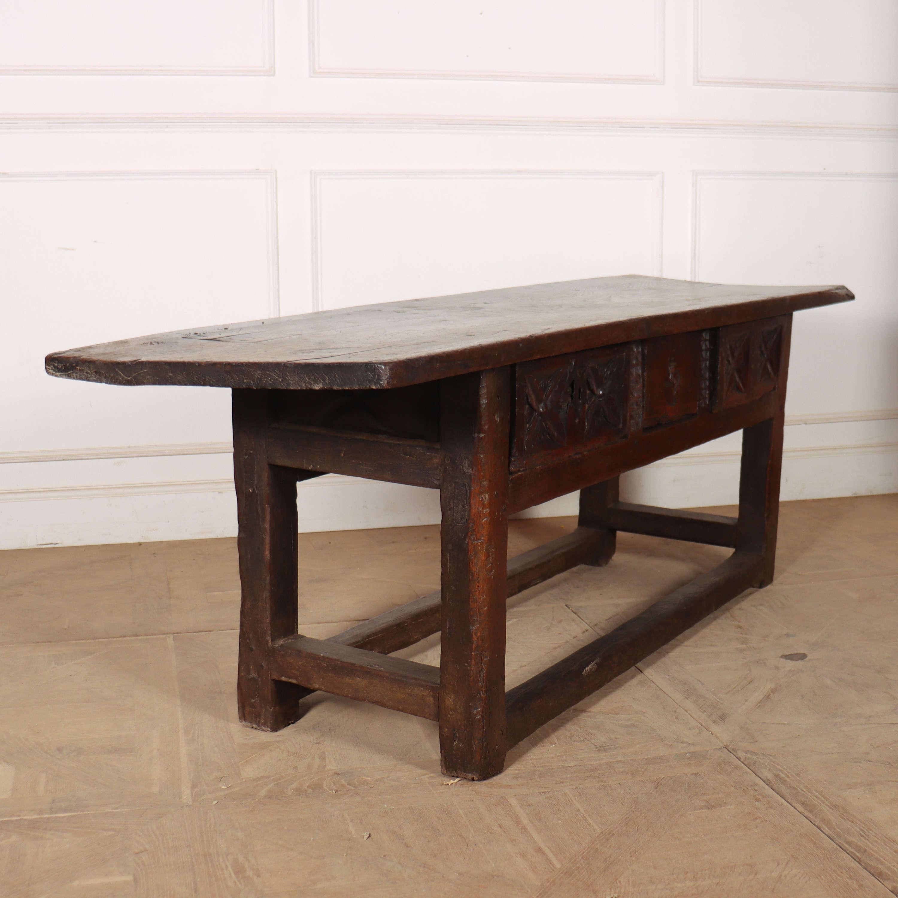 Châtaignier Table console espagnole du 17e siècle en vente