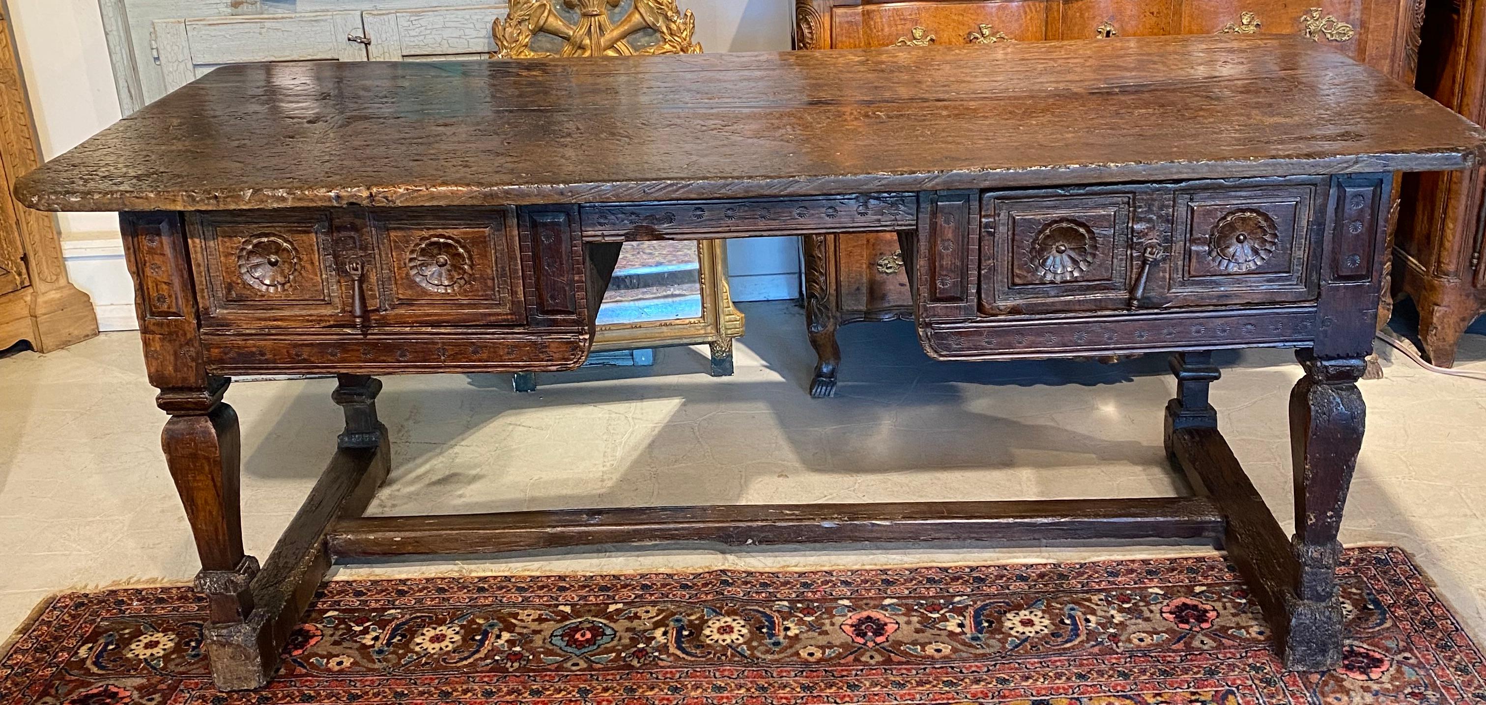 17th Century Spanish Desk Walnut In Fair Condition In Saint Helena, CA