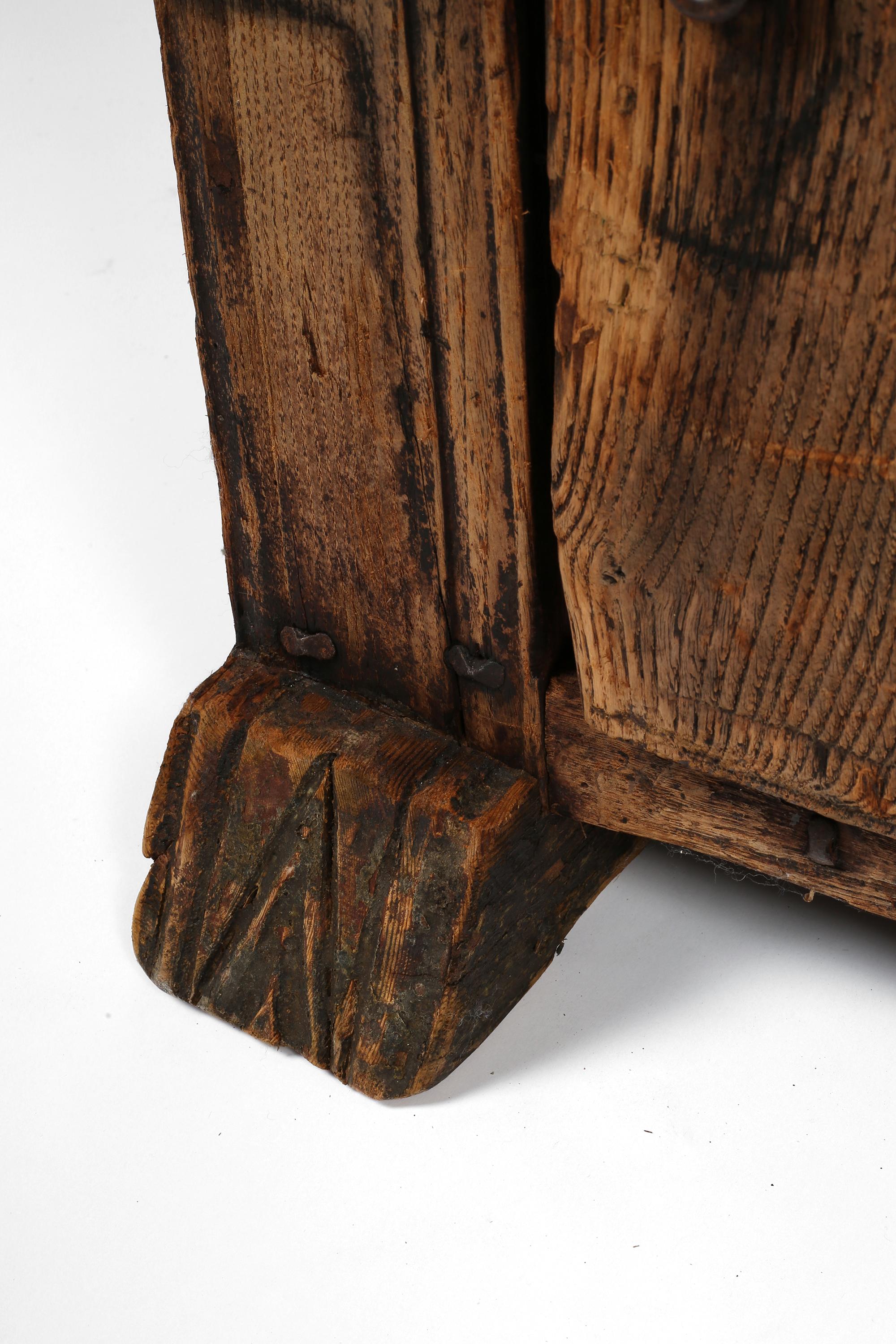 Armario Rústico Wabi Sabi de Finca Española del Siglo XVII en venta 6