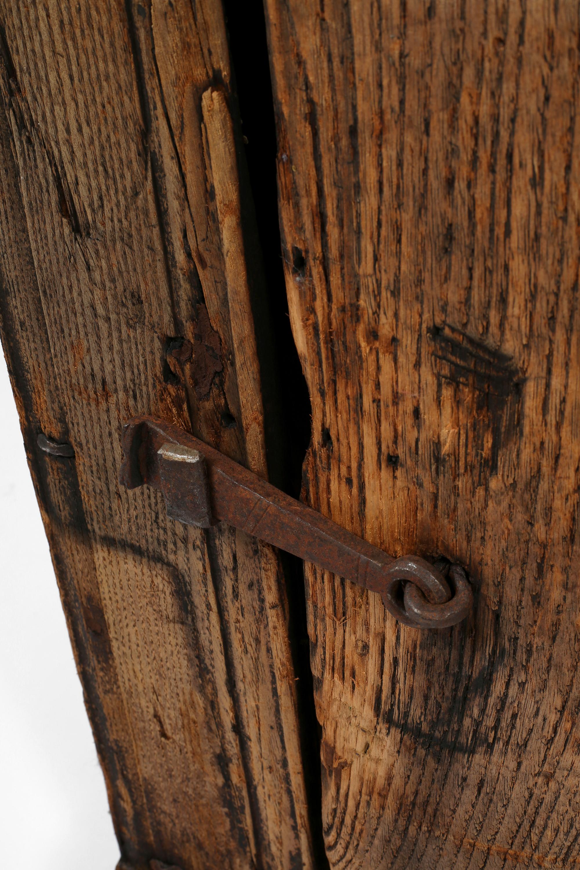 Armario Rústico Wabi Sabi de Finca Española del Siglo XVII en venta 9
