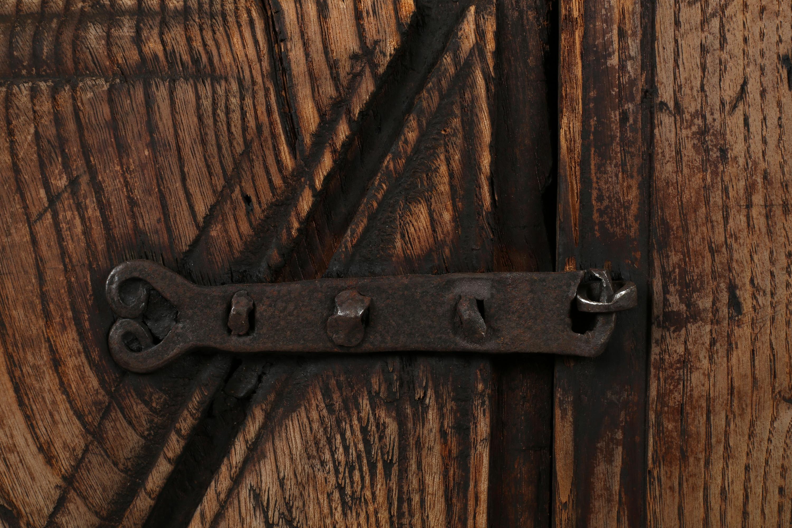 Armario Rústico Wabi Sabi de Finca Española del Siglo XVII en venta 3