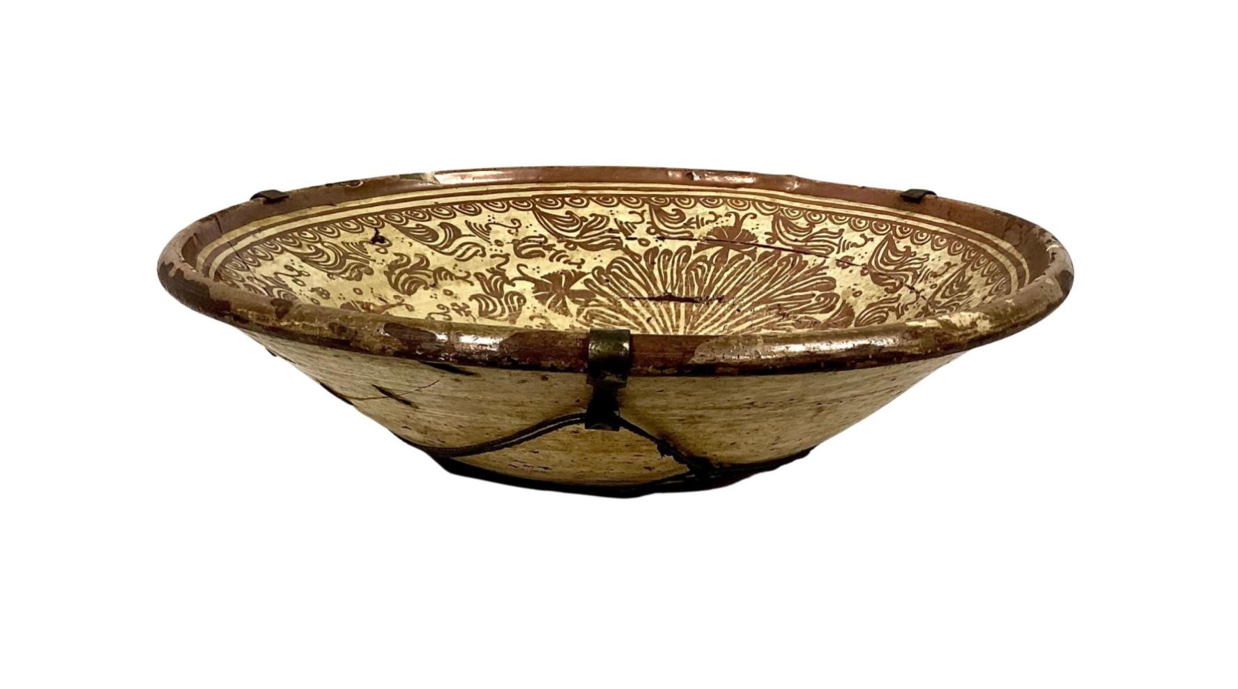 Glazed 17th Century Spanish Hispano Moresque Copper Lustre Ceramic Bowl