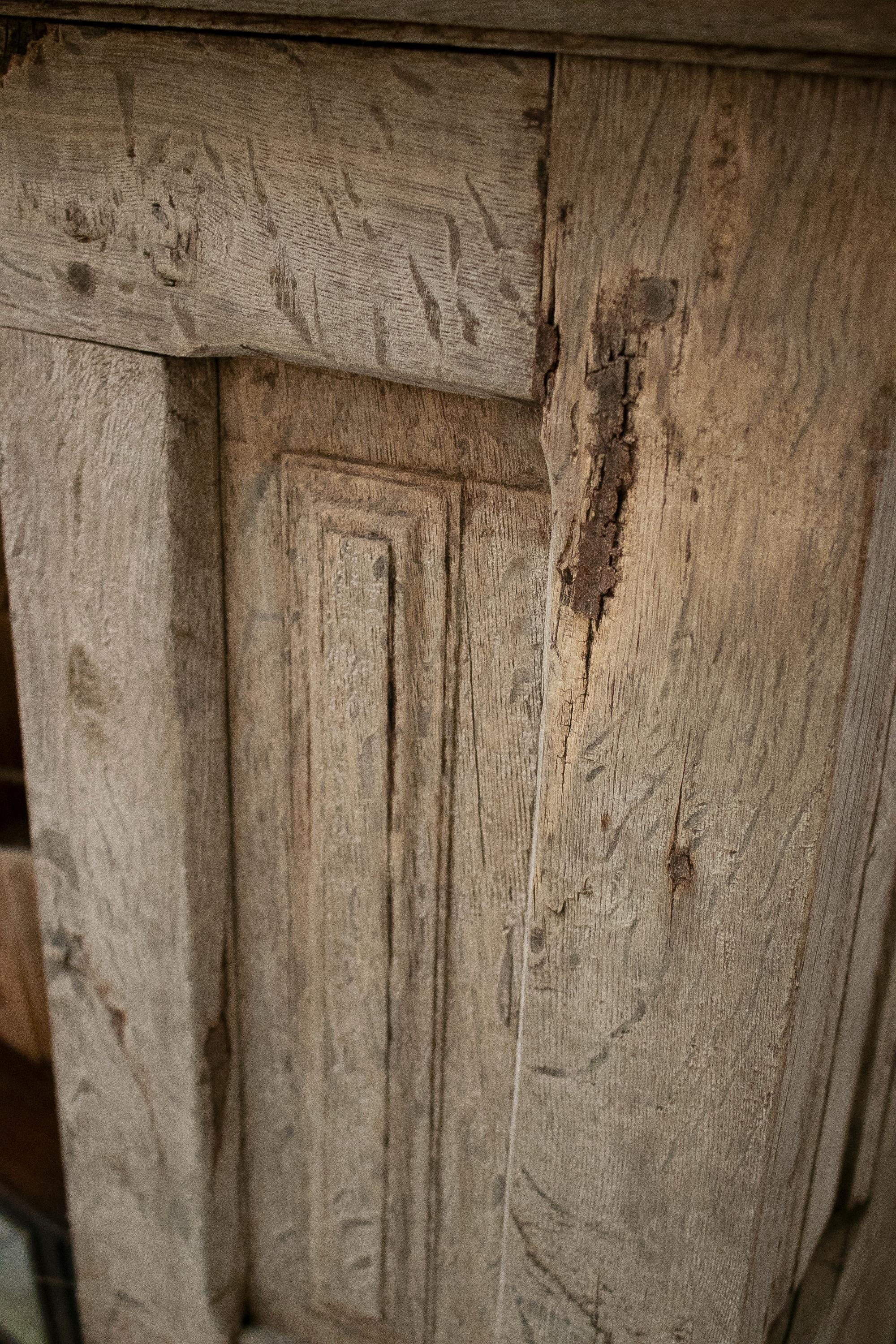 17th Century Spanish Lime Washed One Door Wooden Console Table 3