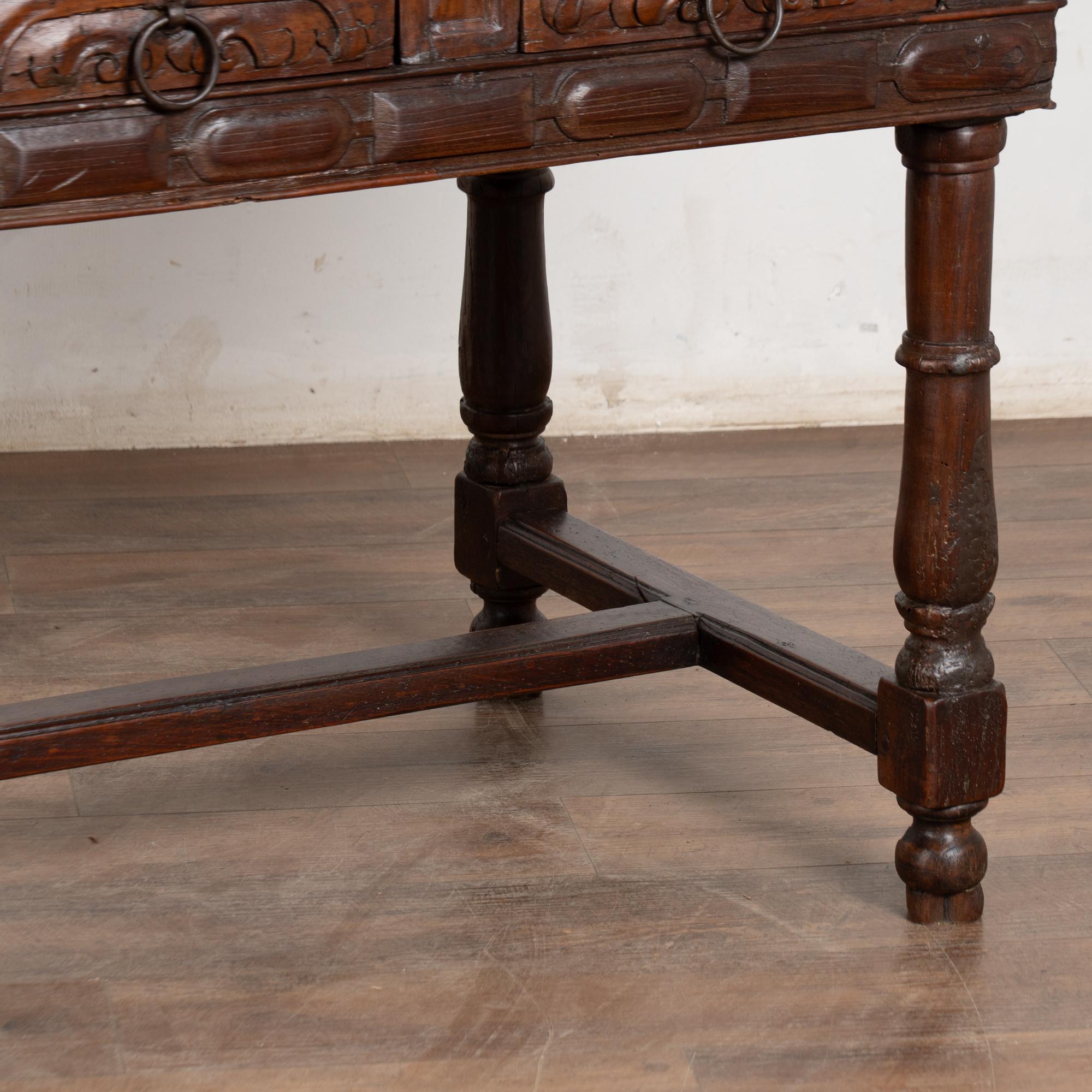 17th Century Spanish Oak Console Table with Three Drawers For Sale 5