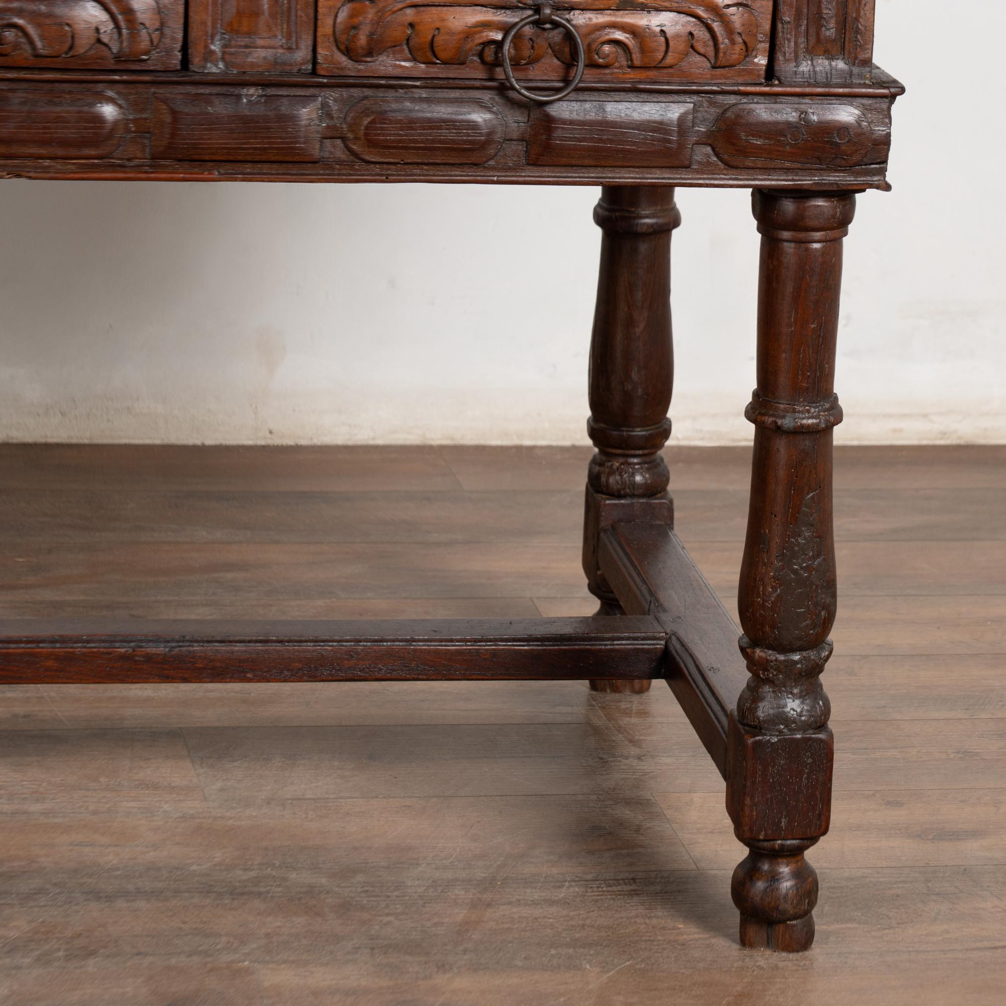 17th Century Spanish Oak Console Table with Three Drawers For Sale 8