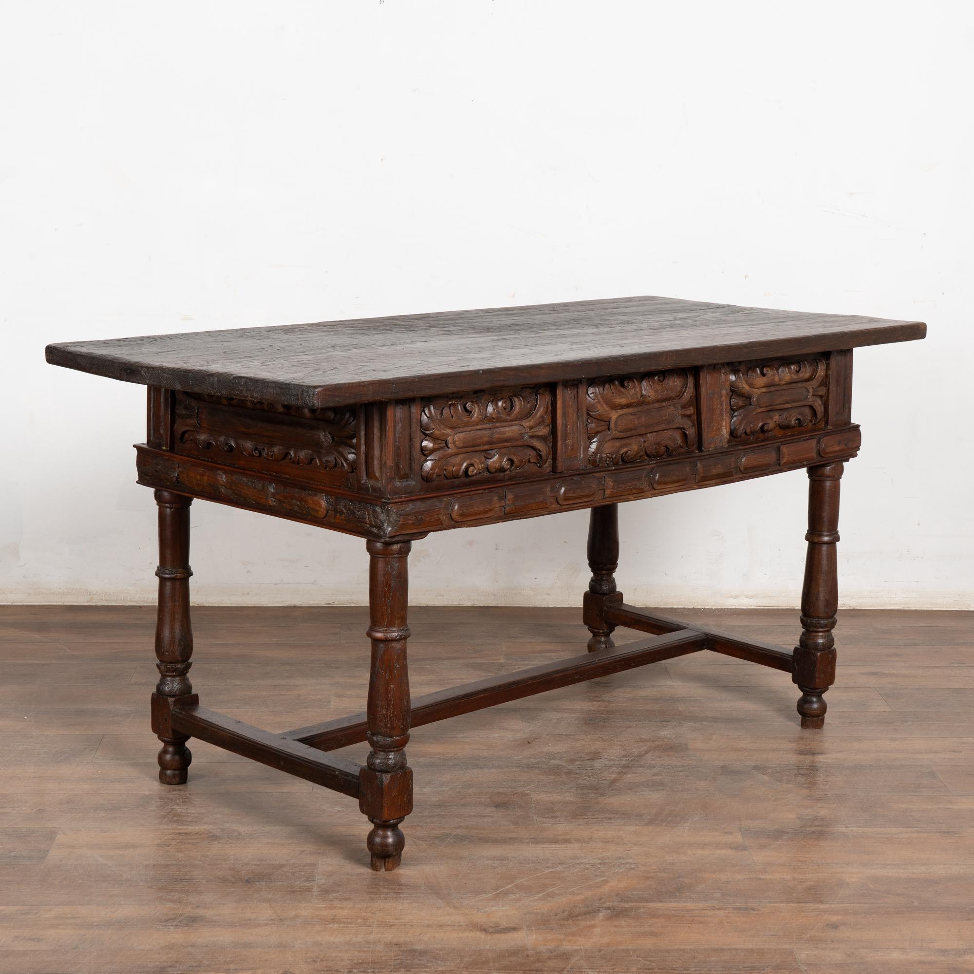 17th Century Spanish Oak Console Table with Three Drawers For Sale 11