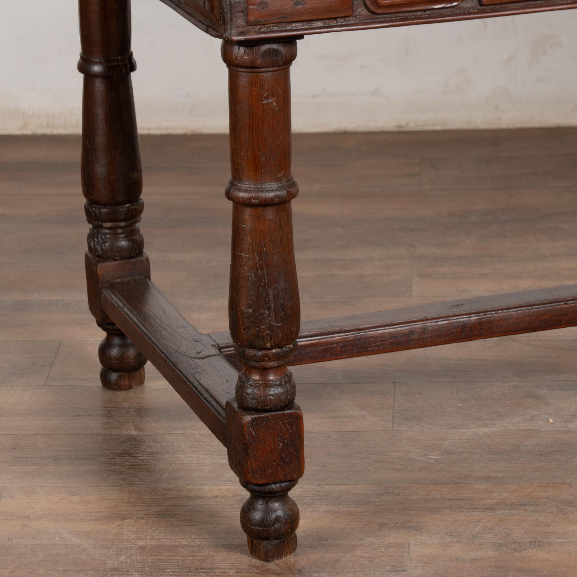 17th Century Spanish Oak Console Table with Three Drawers For Sale 1