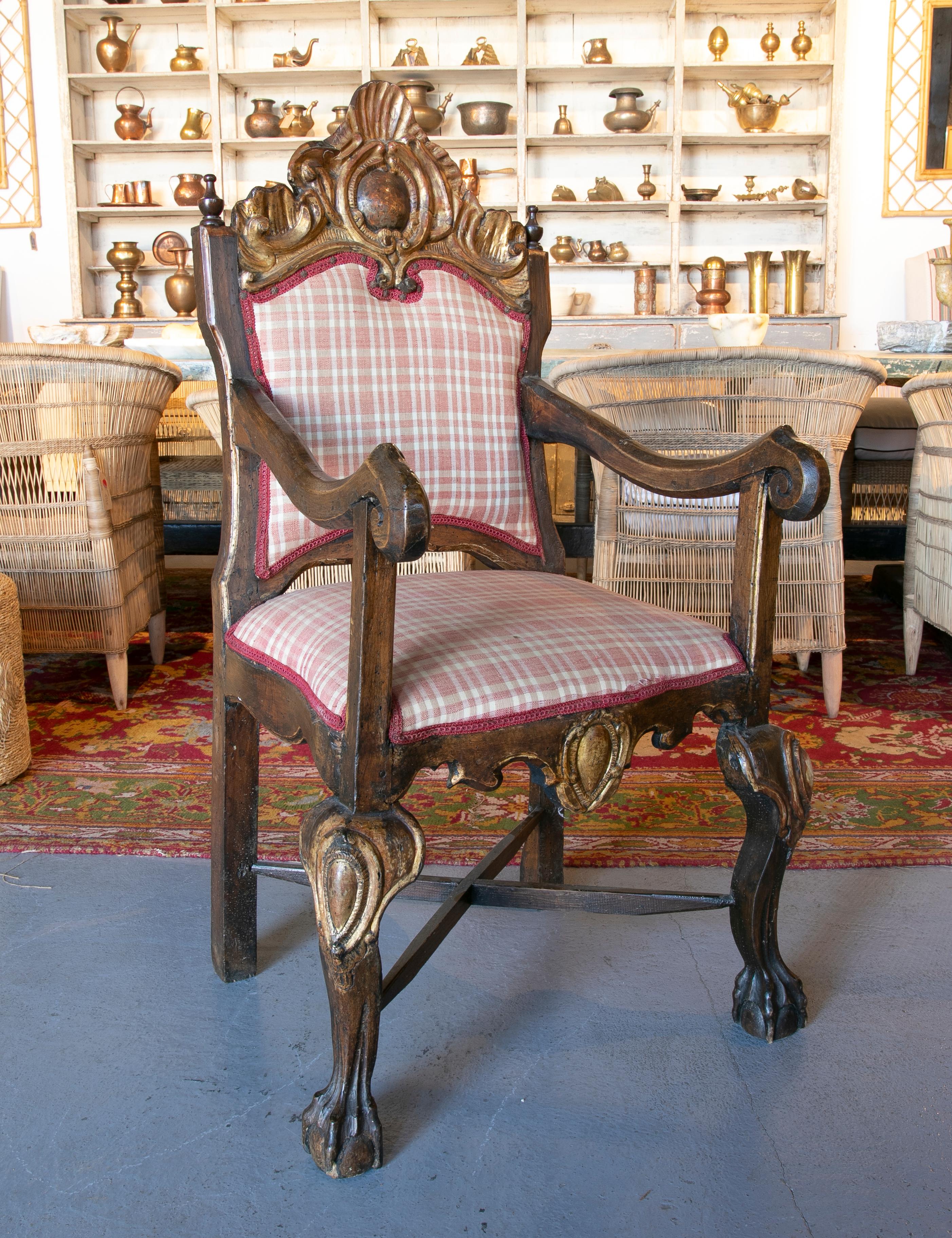 17th Century Spanish Pair in Wooden Armchairs with Traces of Polychrome and Gold 11