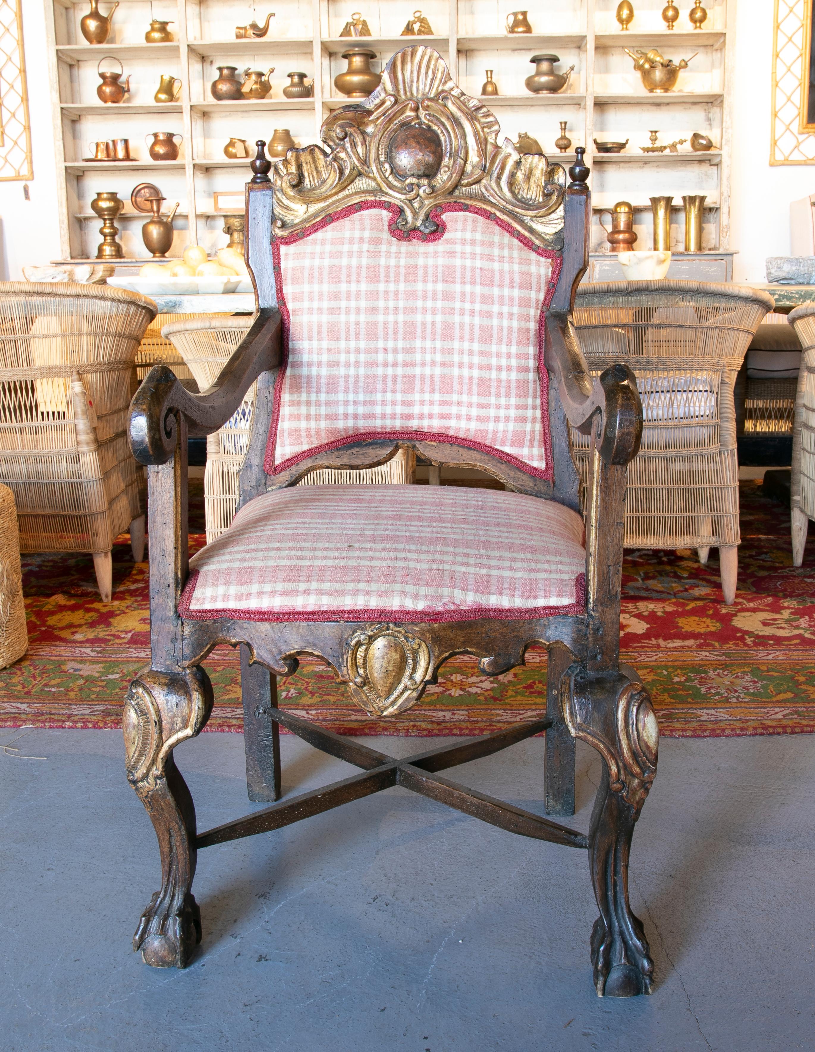 17th Century Spanish Pair in Wooden Armchairs with Traces of Polychrome and Gold 12
