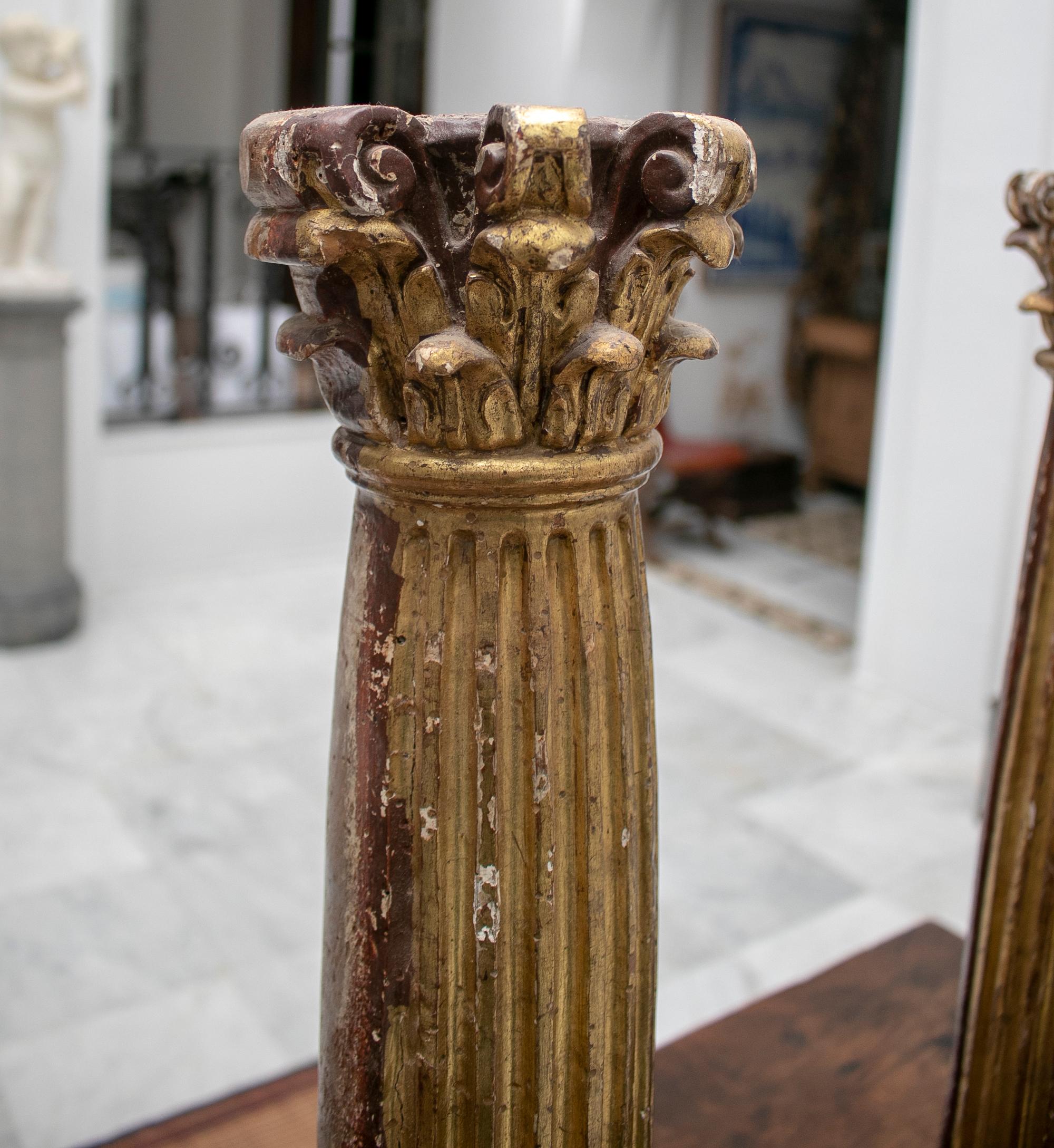 17th Century Spanish Pair of Wooden Giltwood Corinthian Fluted Columns 4