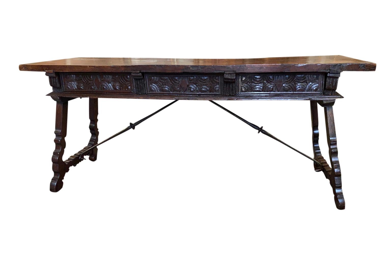 17th Century Spanish Reflectoire Table For Sale 1