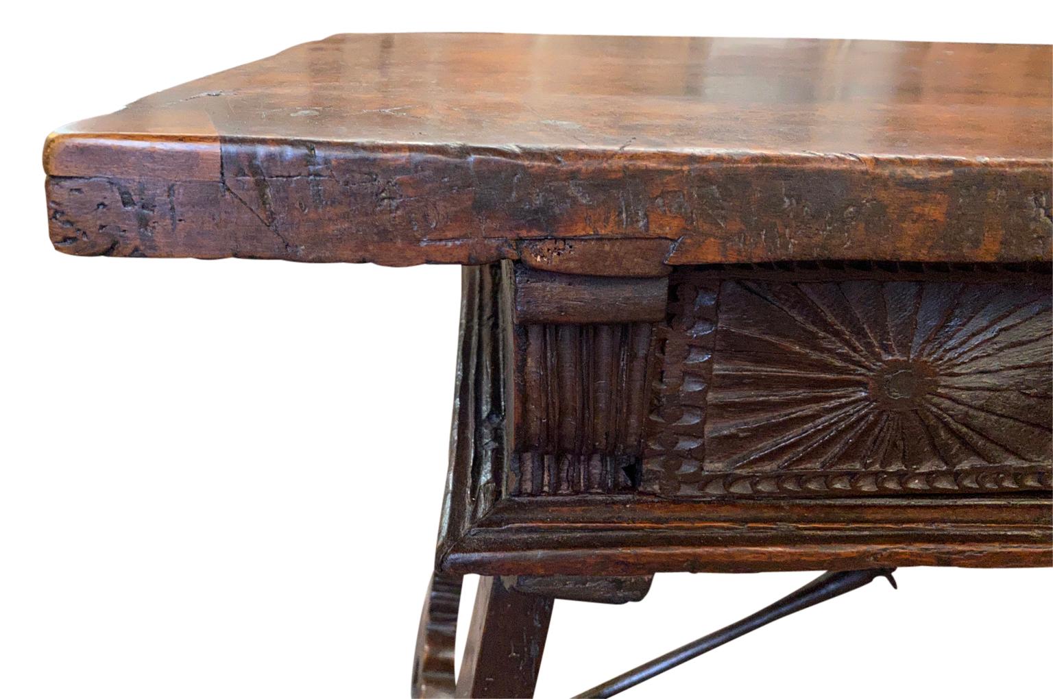 17th Century Spanish Reflectoire Table For Sale 4