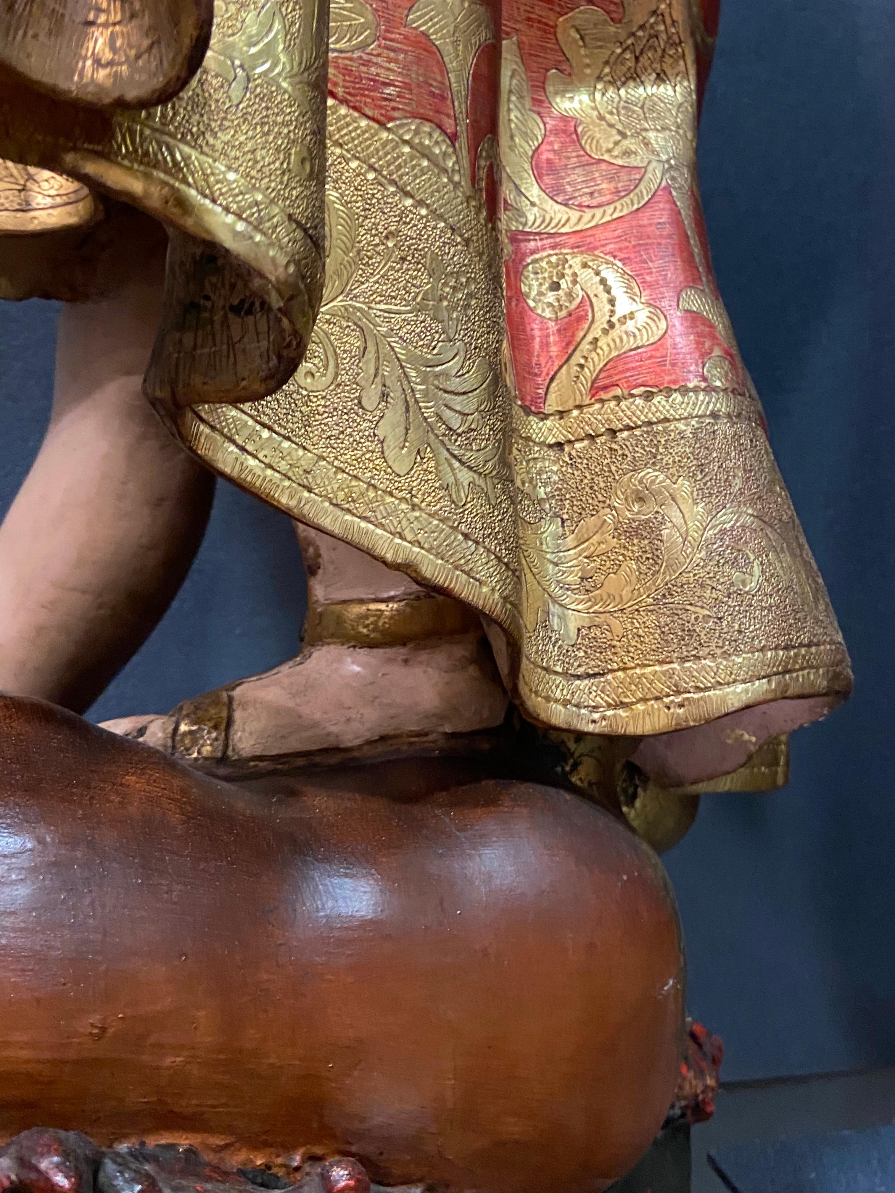 17th  Spanische Skulptur aus vergoldetem Holz und Silber Saint Michel, Kastilien 2