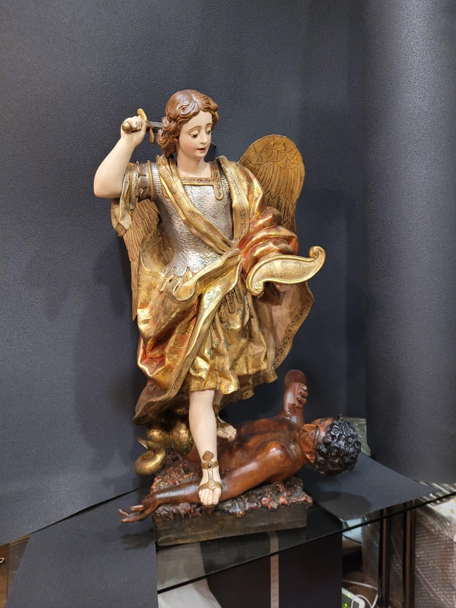 17th  Spanish Sculpture in Carved Silver Gild Wood Saint Michel, Castilia For Sale 11