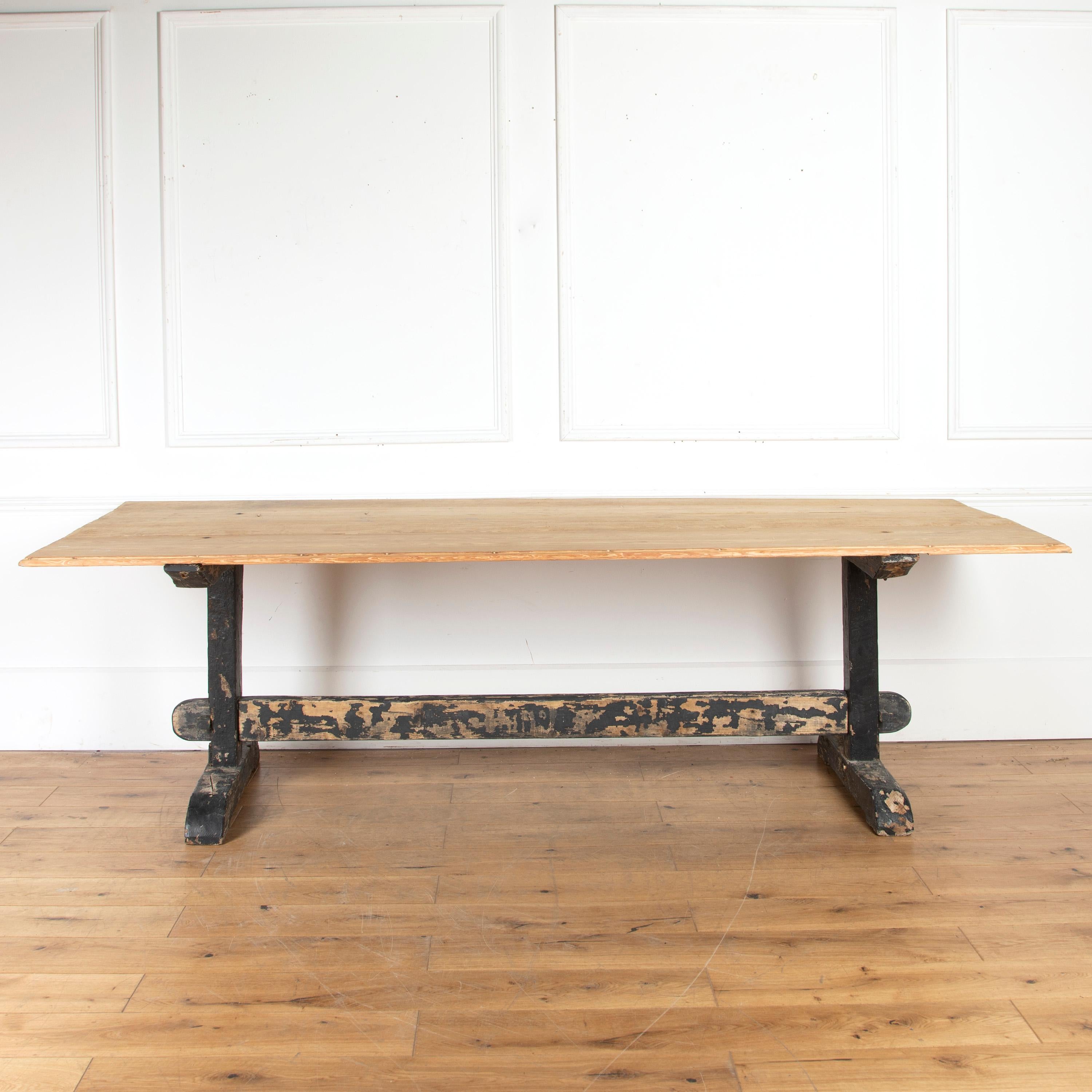 17th Century Spanish Table For Sale 4