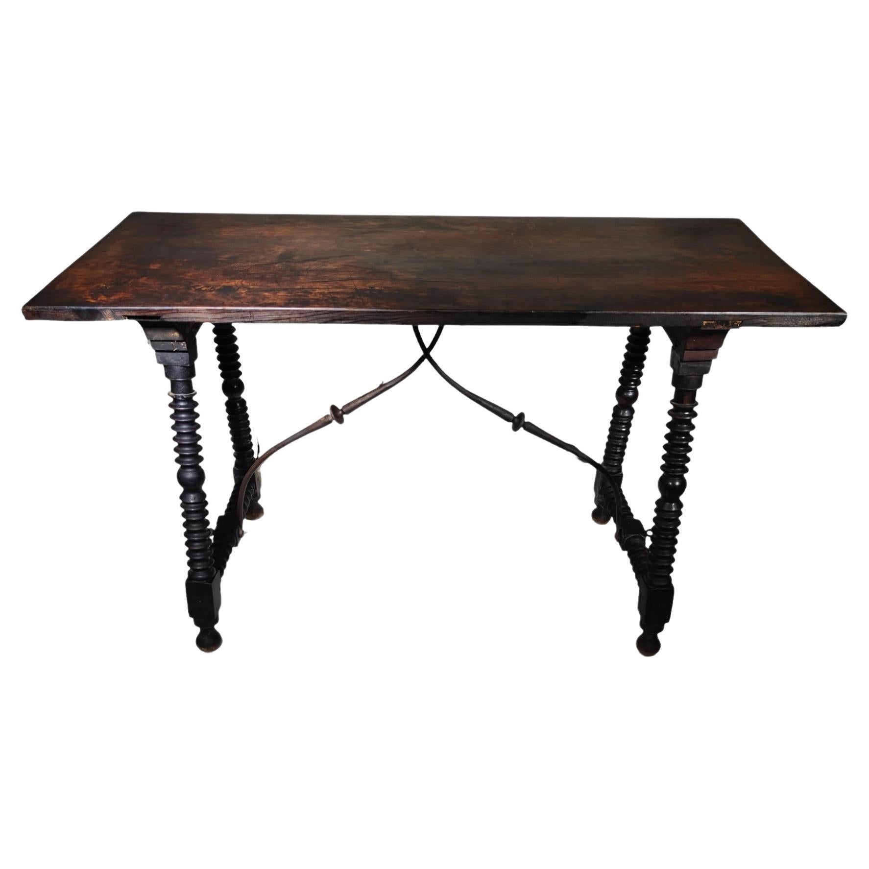 17th Century Spanish Table For Sale