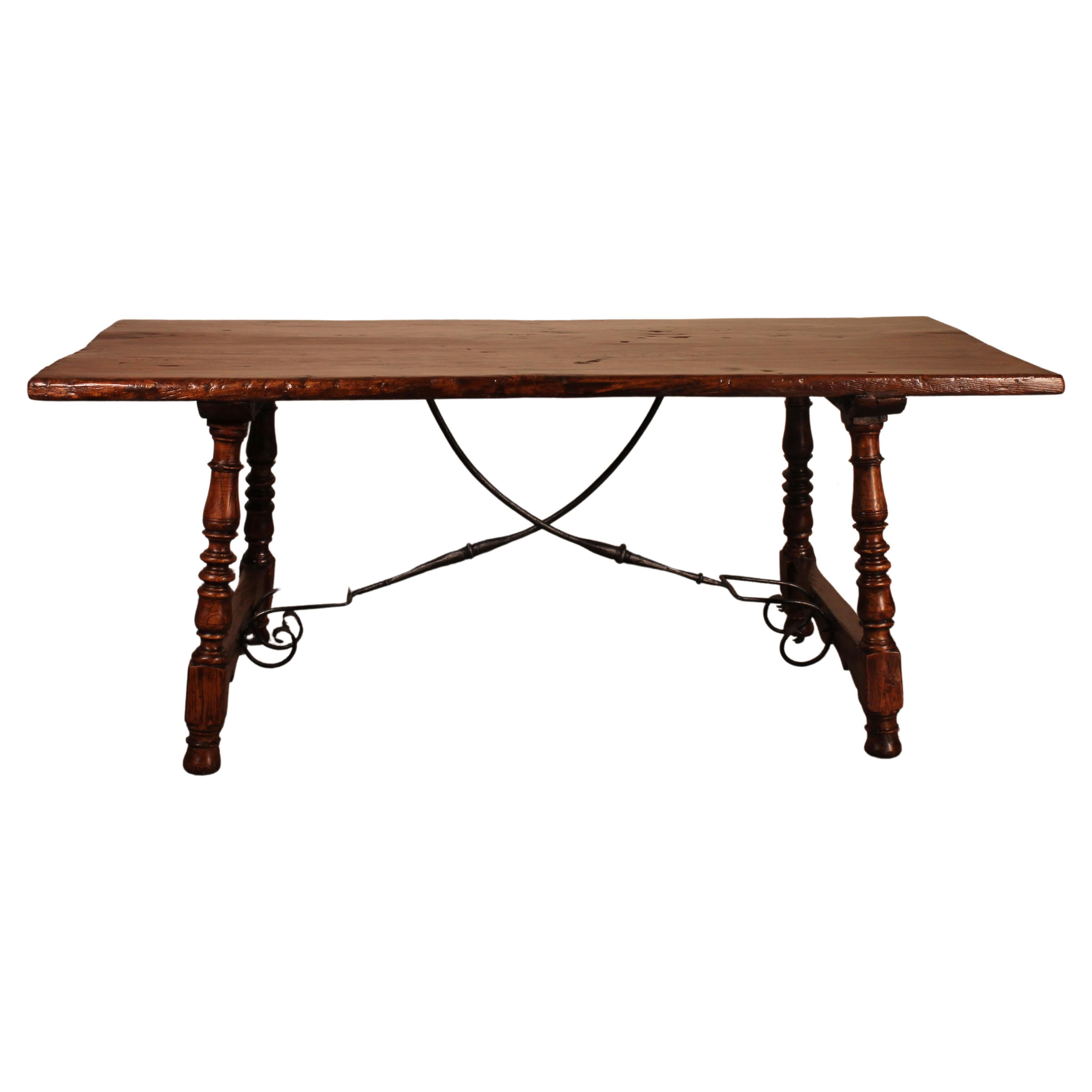 Tavolo spagnolo del XVII secolo in Oak e castagno