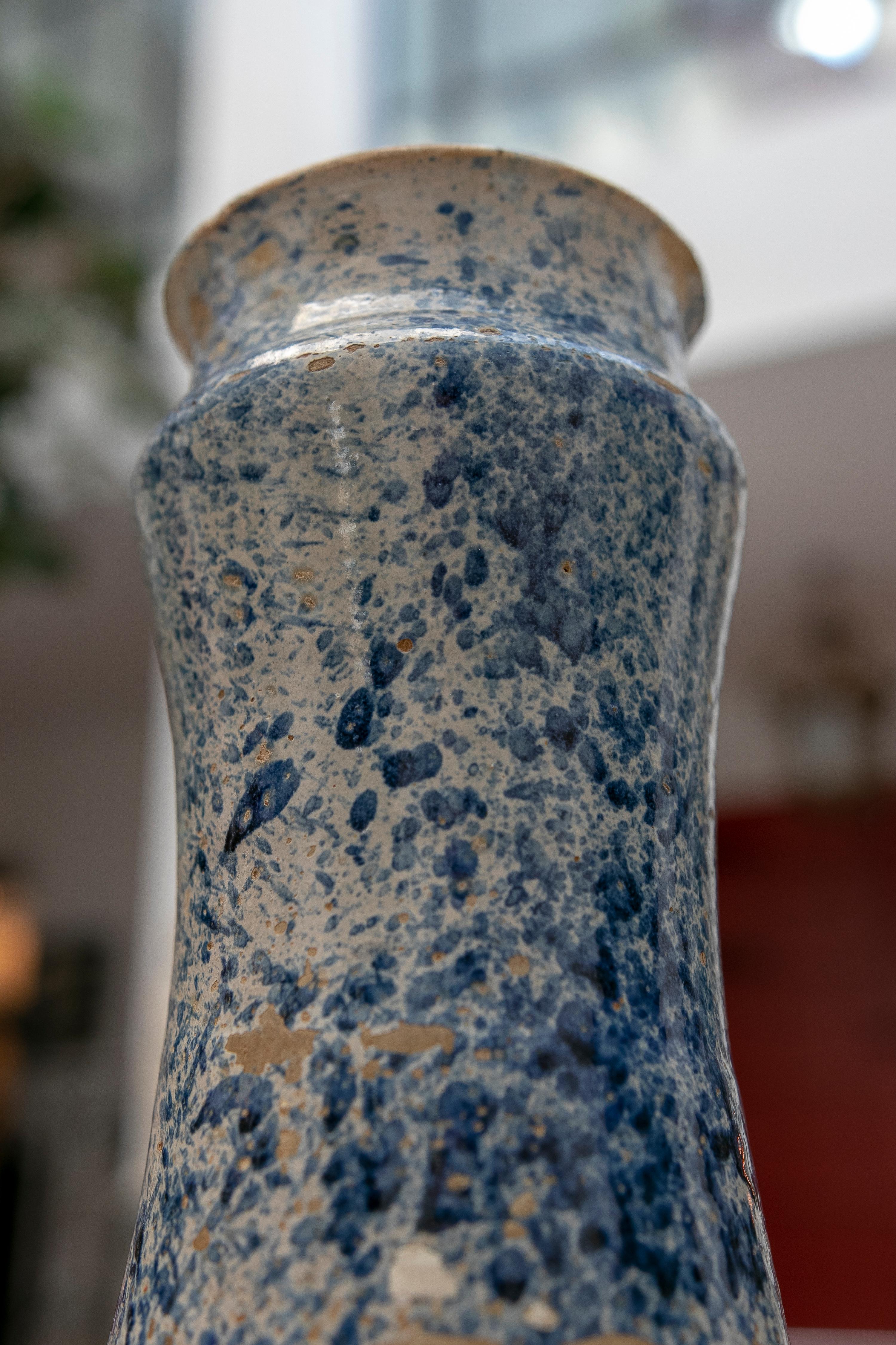 17th Century Spanish Talavera Pharmacy Jar in Blue Glazed Ceramic For Sale 7