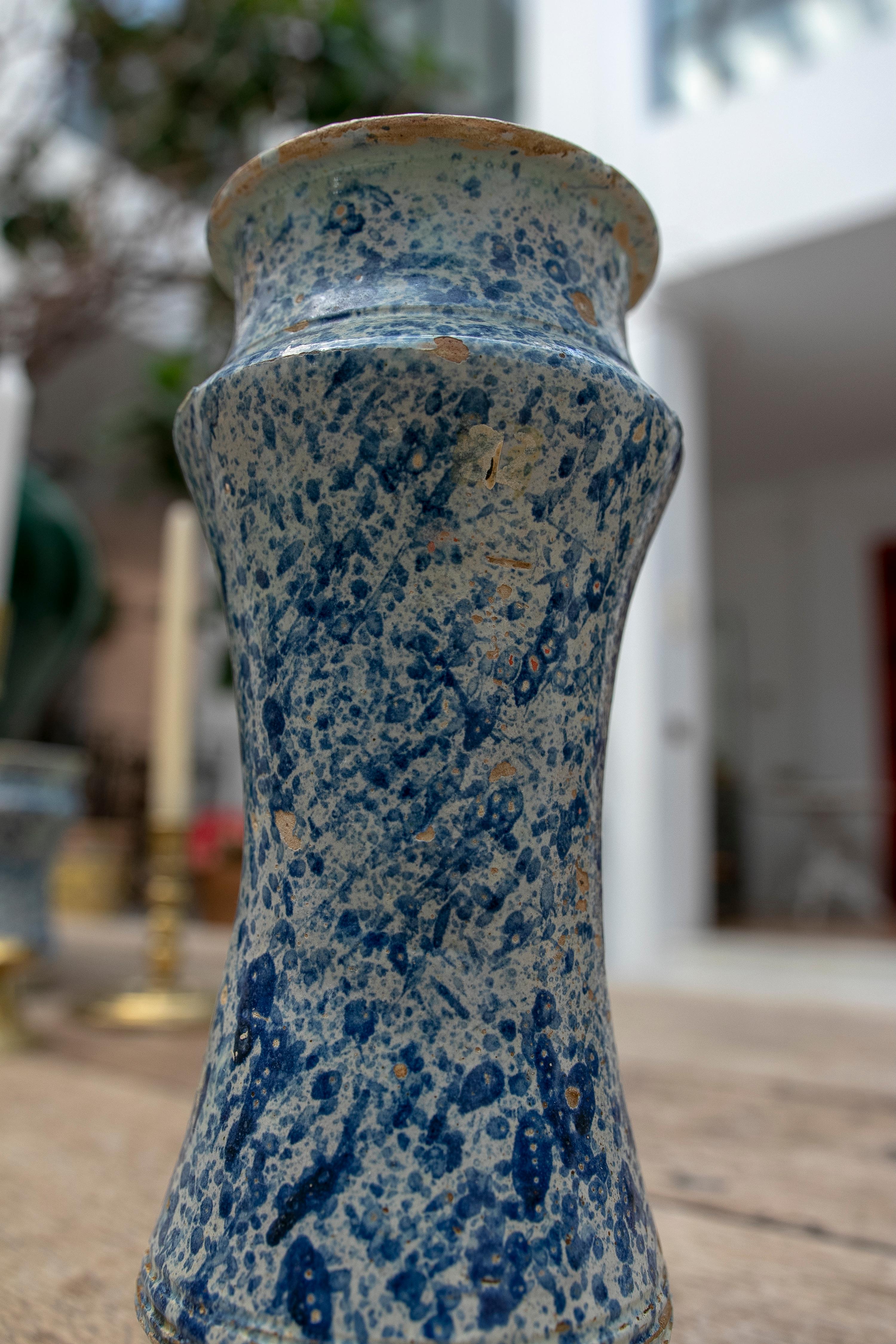 17th Century Spanish Talavera Pharmacy Jar in Blue Glazed Ceramic For Sale 5