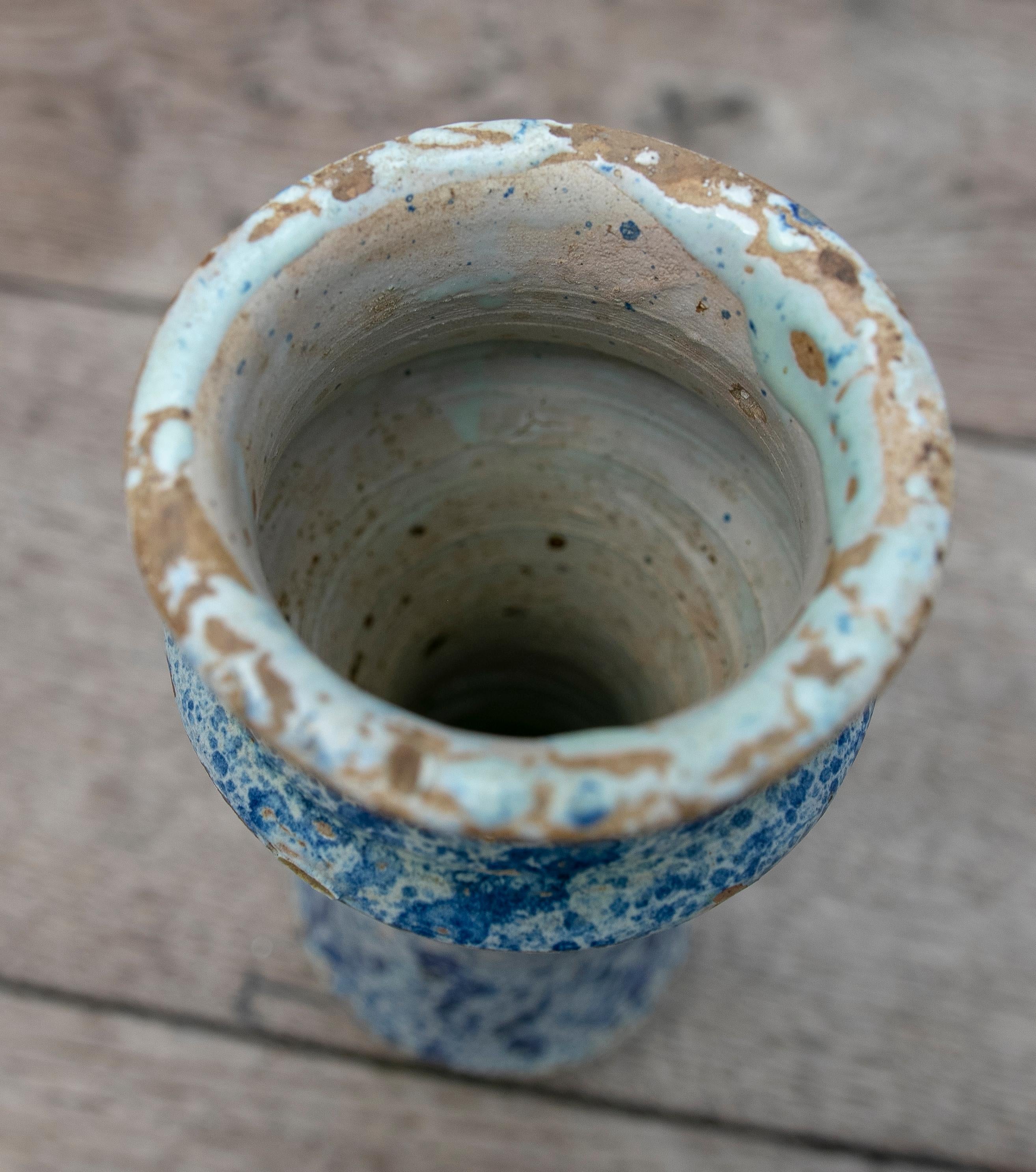 17th Century Spanish Talavera Pharmacy Jar in Blue Glazed Ceramic For Sale 7