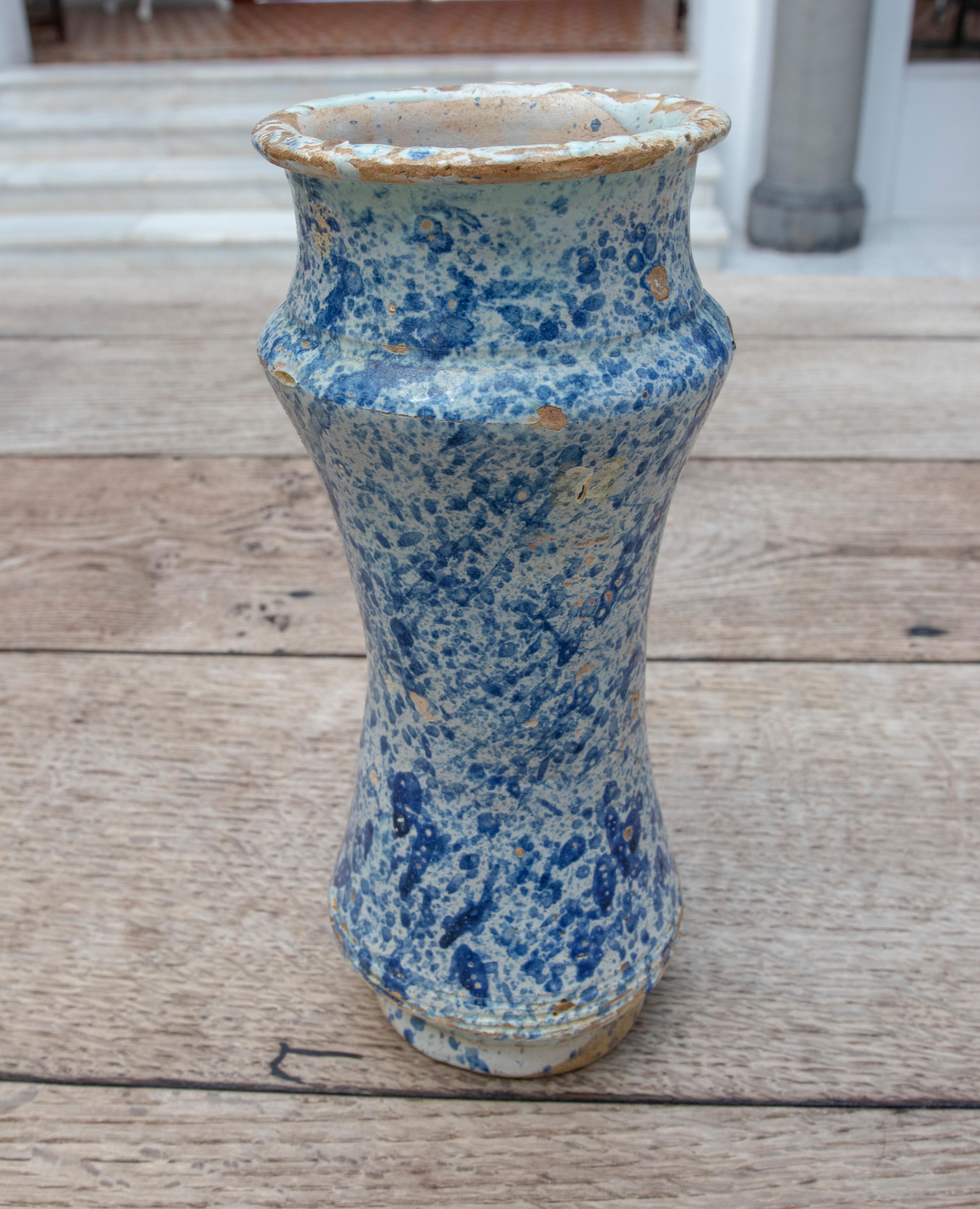 Jarre à pharmacie espagnole Talavera du 17ème siècle en céramique émaillée bleue.