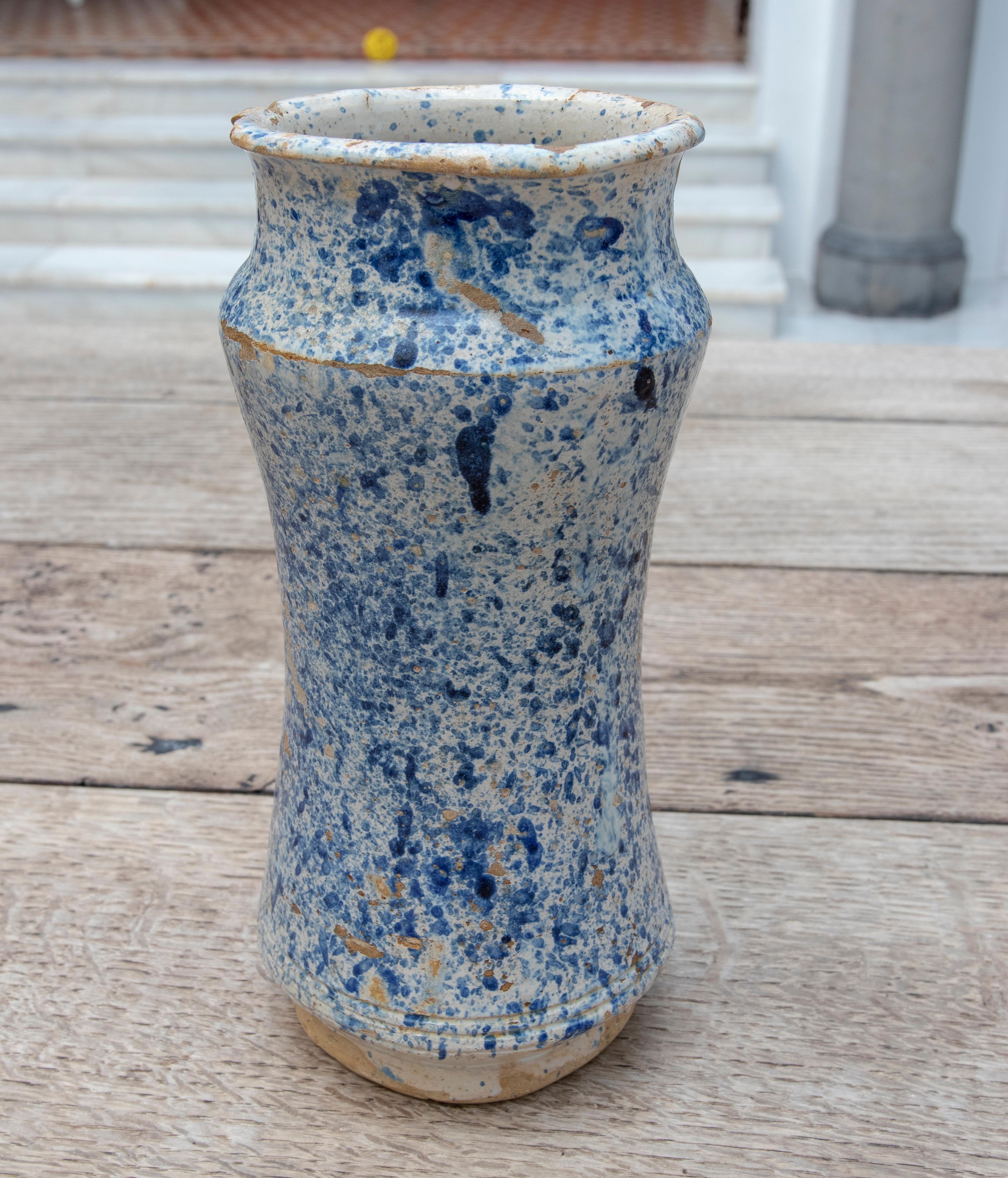17th Century Spanish Talavera Pharmacy Jar in Blue Glazed Ceramic In Good Condition For Sale In Marbella, ES