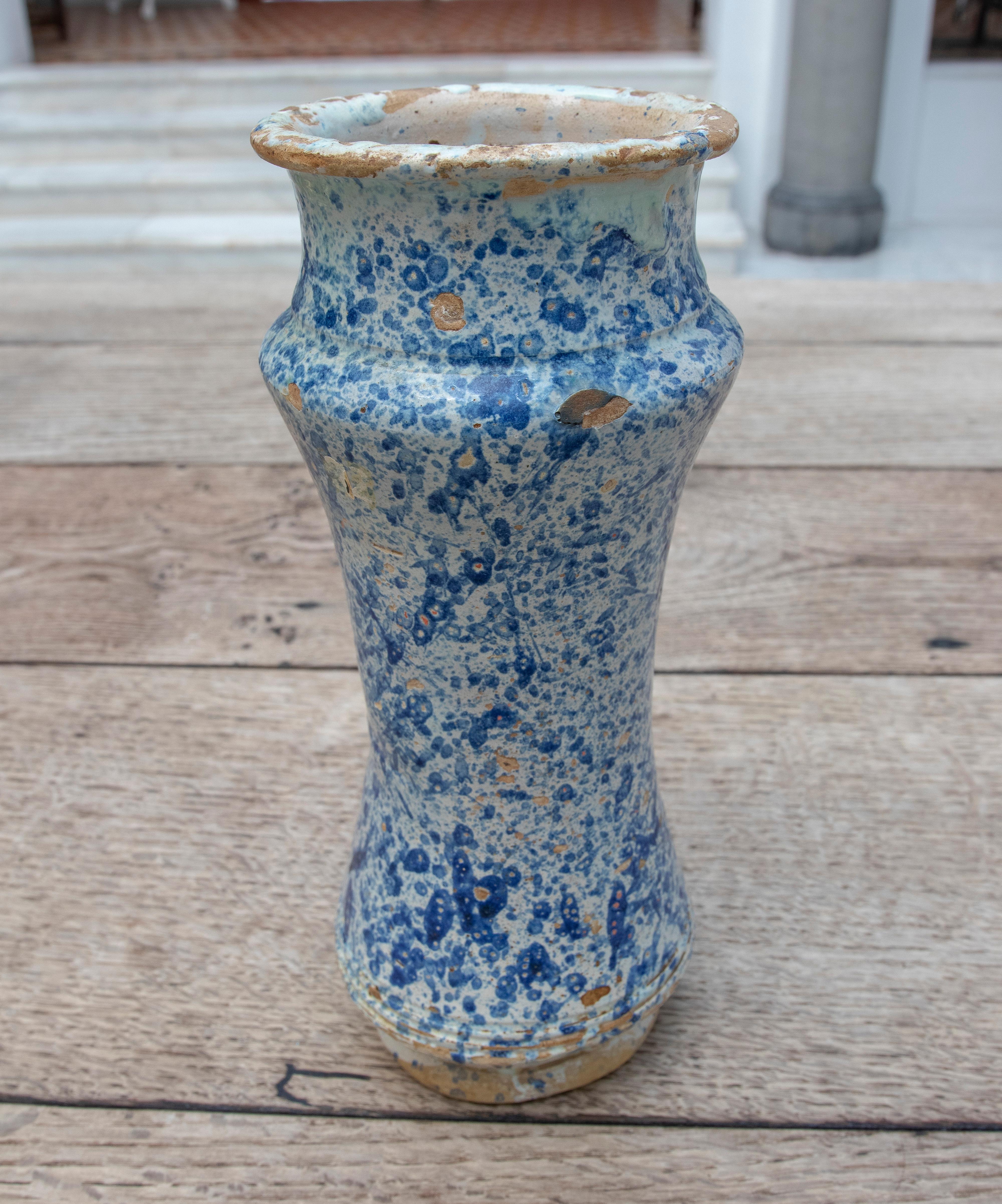 Espagnol Jarre de pharmacie espagnole Talavera du 17ème siècle en céramique émaillée bleue en vente