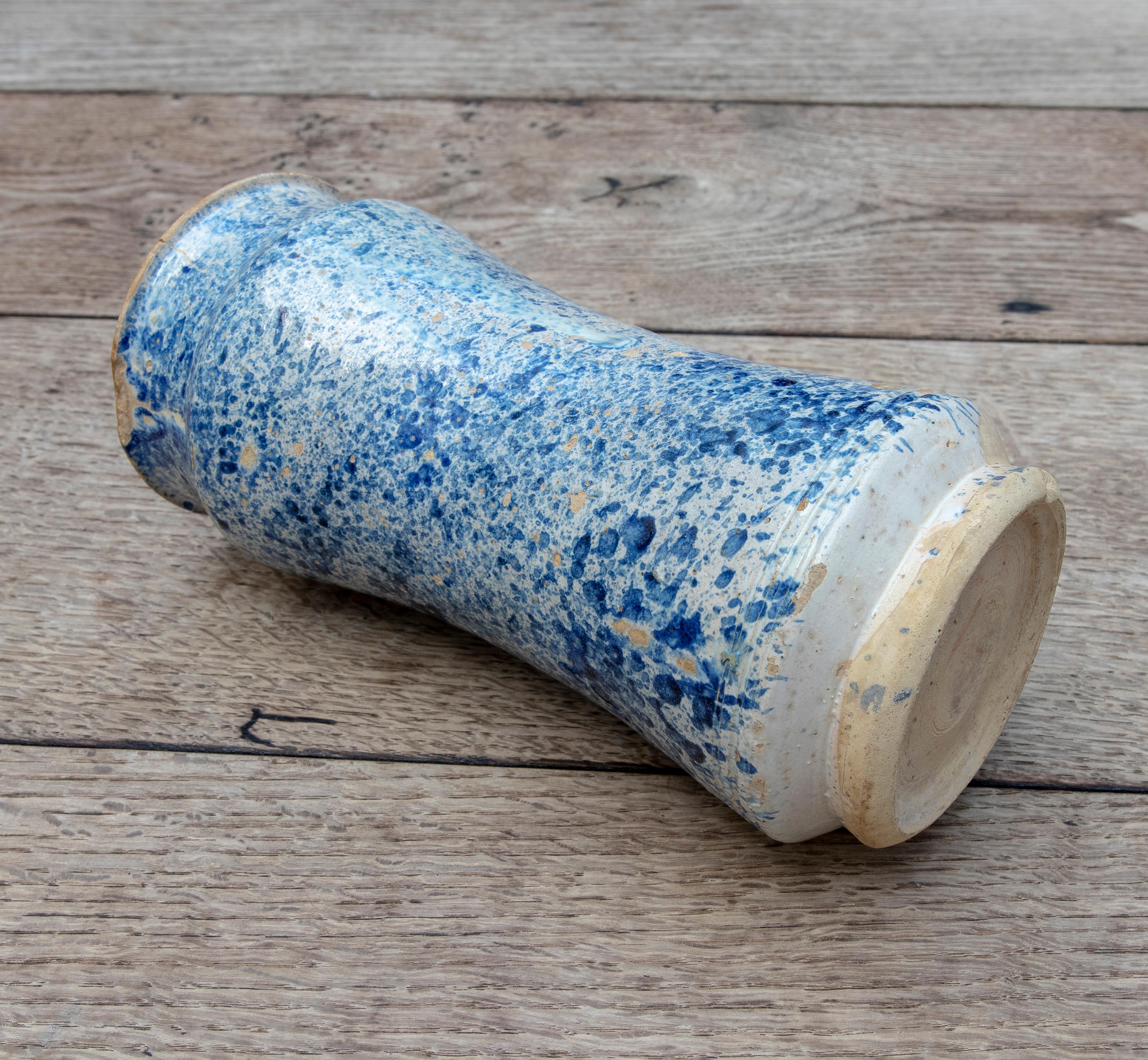 17th Century Spanish Talavera Pharmacy Jar in Blue Glazed Ceramic For Sale 1
