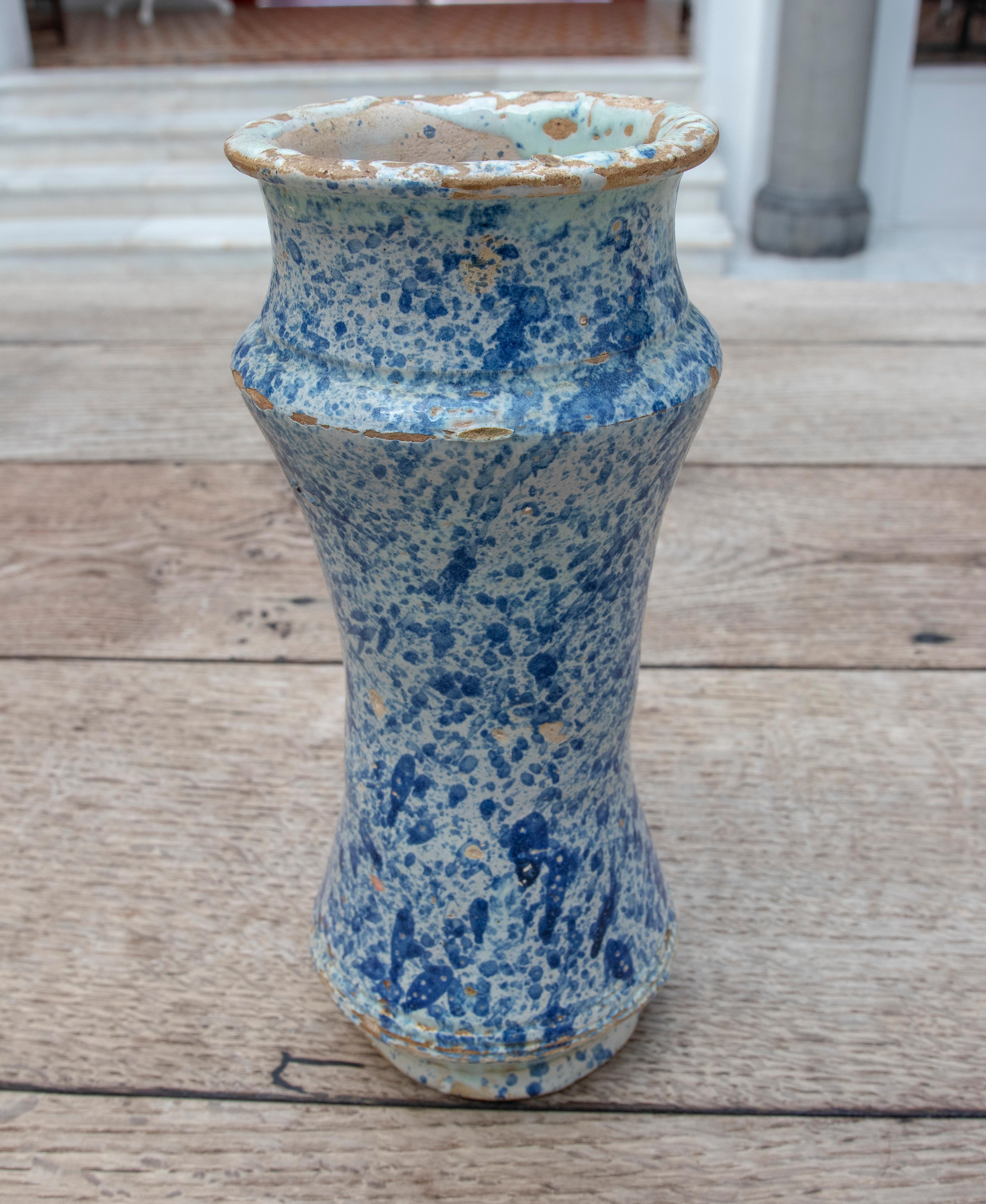 Céramique Jarre de pharmacie espagnole Talavera du 17ème siècle en céramique émaillée bleue en vente