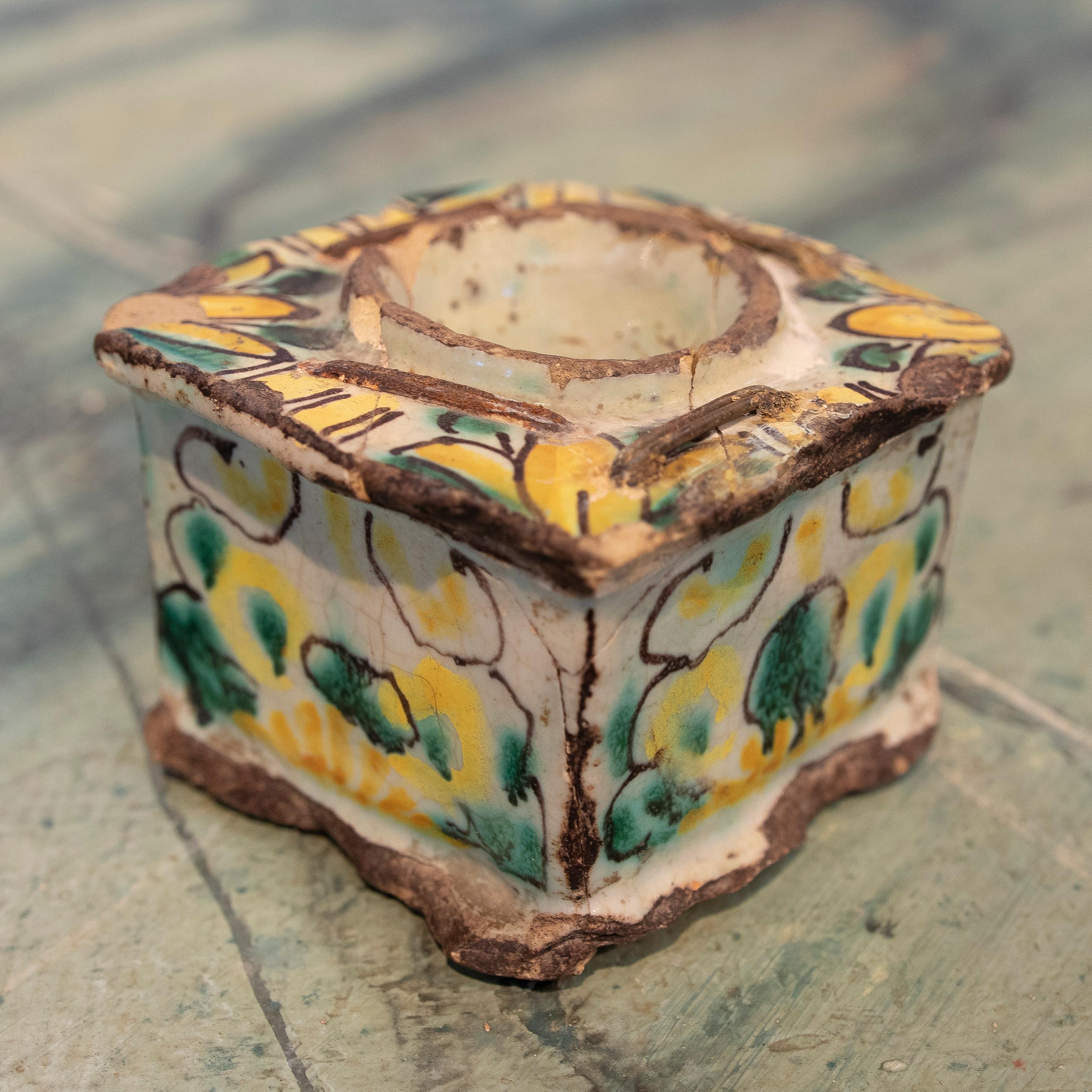Spanischer traditioneller Talavera-Tintenhalter aus glasierter Keramik aus dem 17. Jahrhundert im Angebot 4