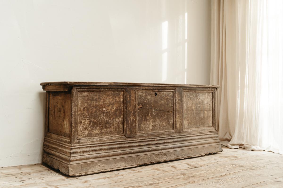 17th Century 17th century Spanish trunk/chest 