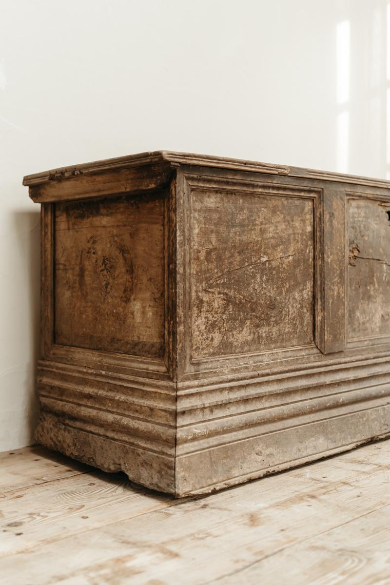 17th century Spanish trunk/chest  2