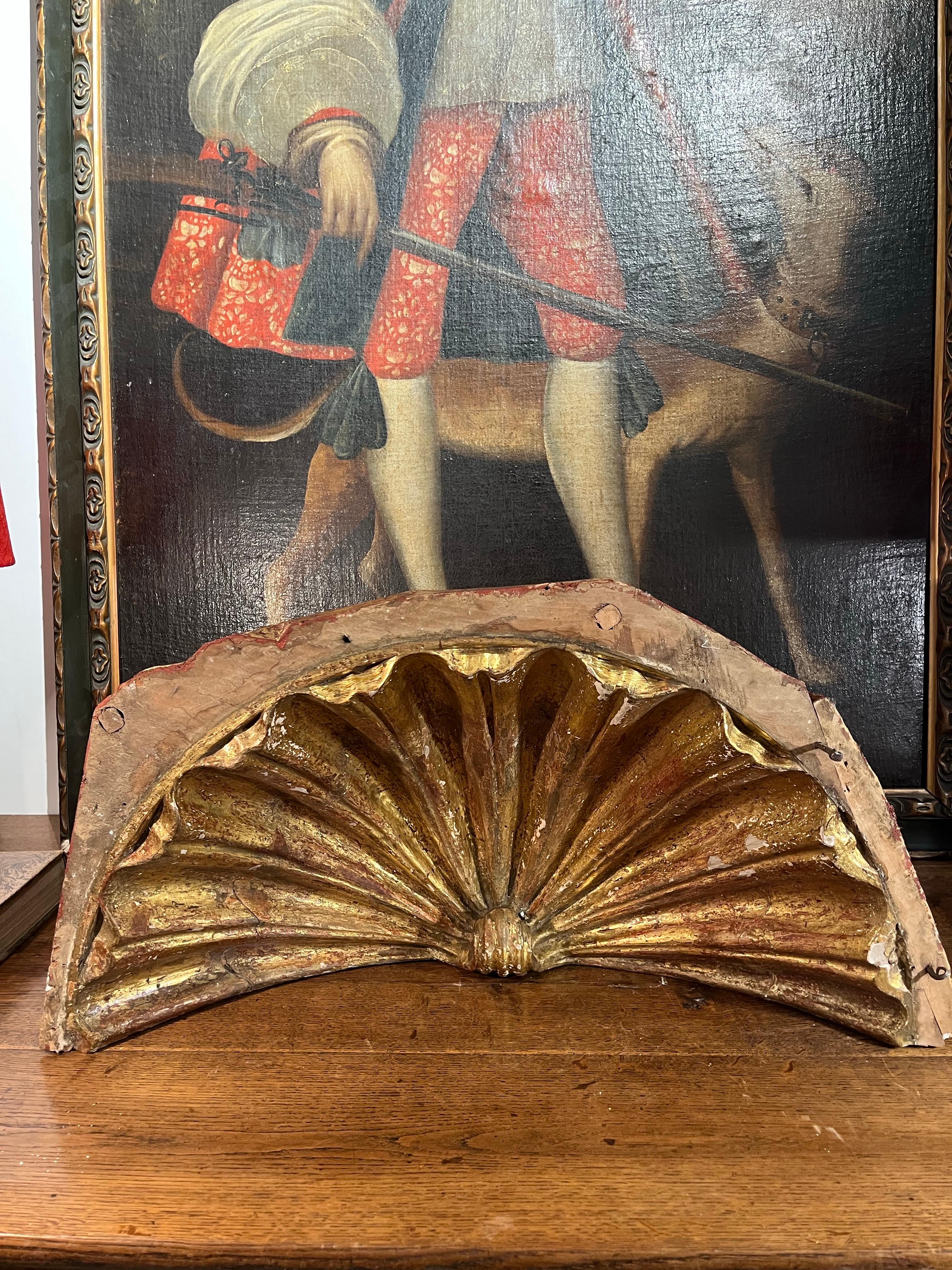 Retablo Nicho Superior Español Siglo XVII Madera Tallada Tallado a mano en venta